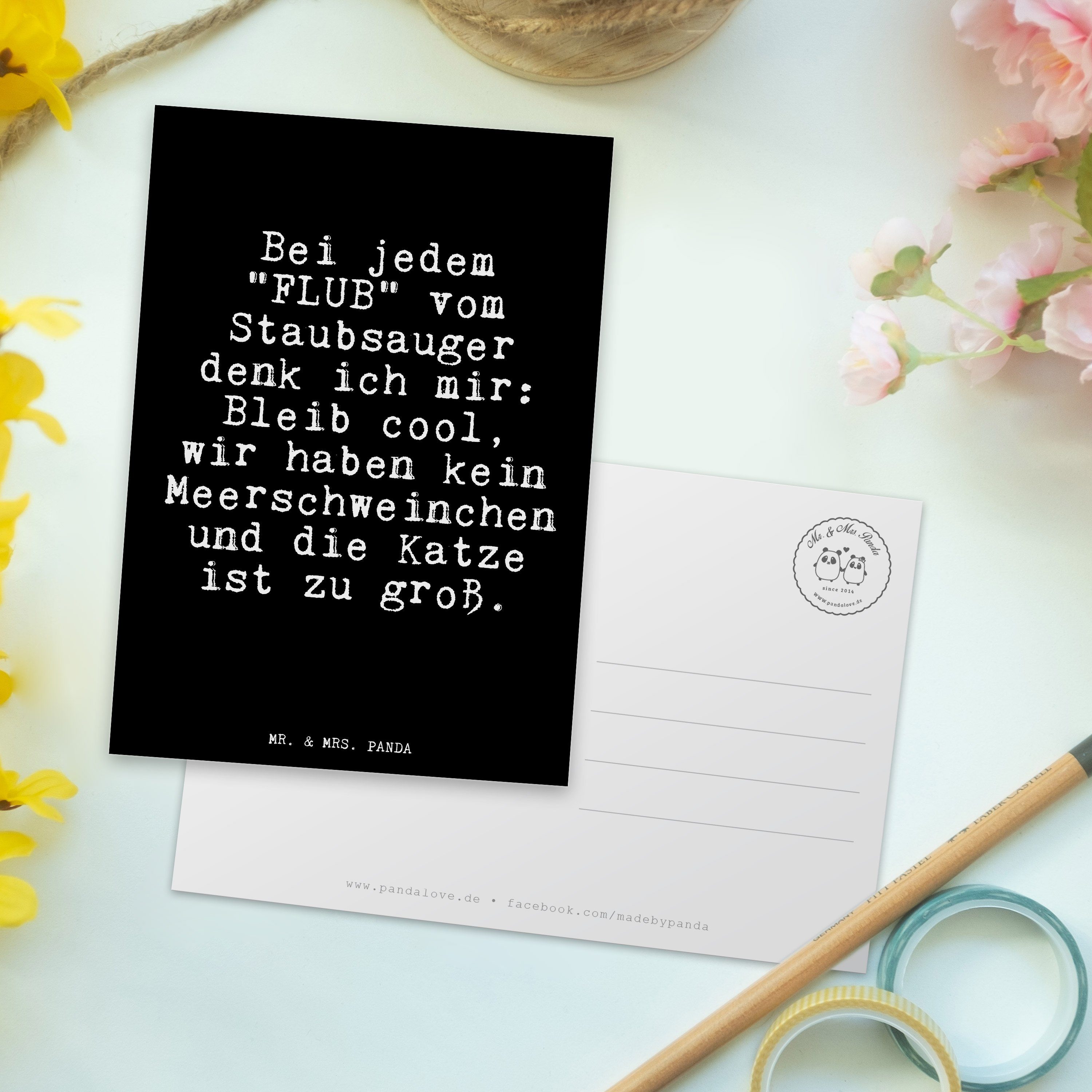 & Spruch Glizer Mr. Postkarte Schwarz "FLUB" Hausfrau, - - Geschenk, Mrs. Panda Bei vom... jedem
