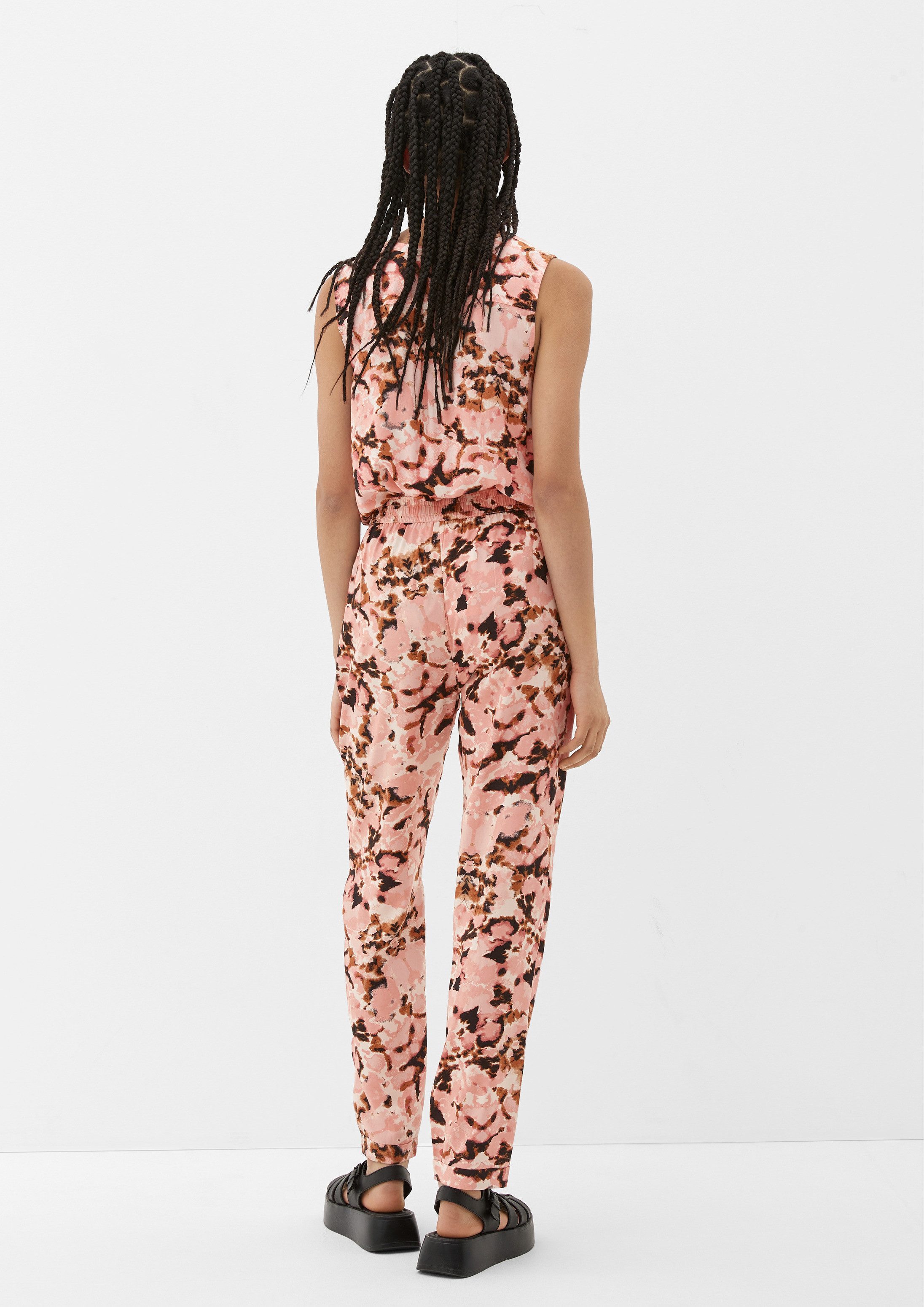 QS Chinos Hose Loose: Hose mit Allover-Print