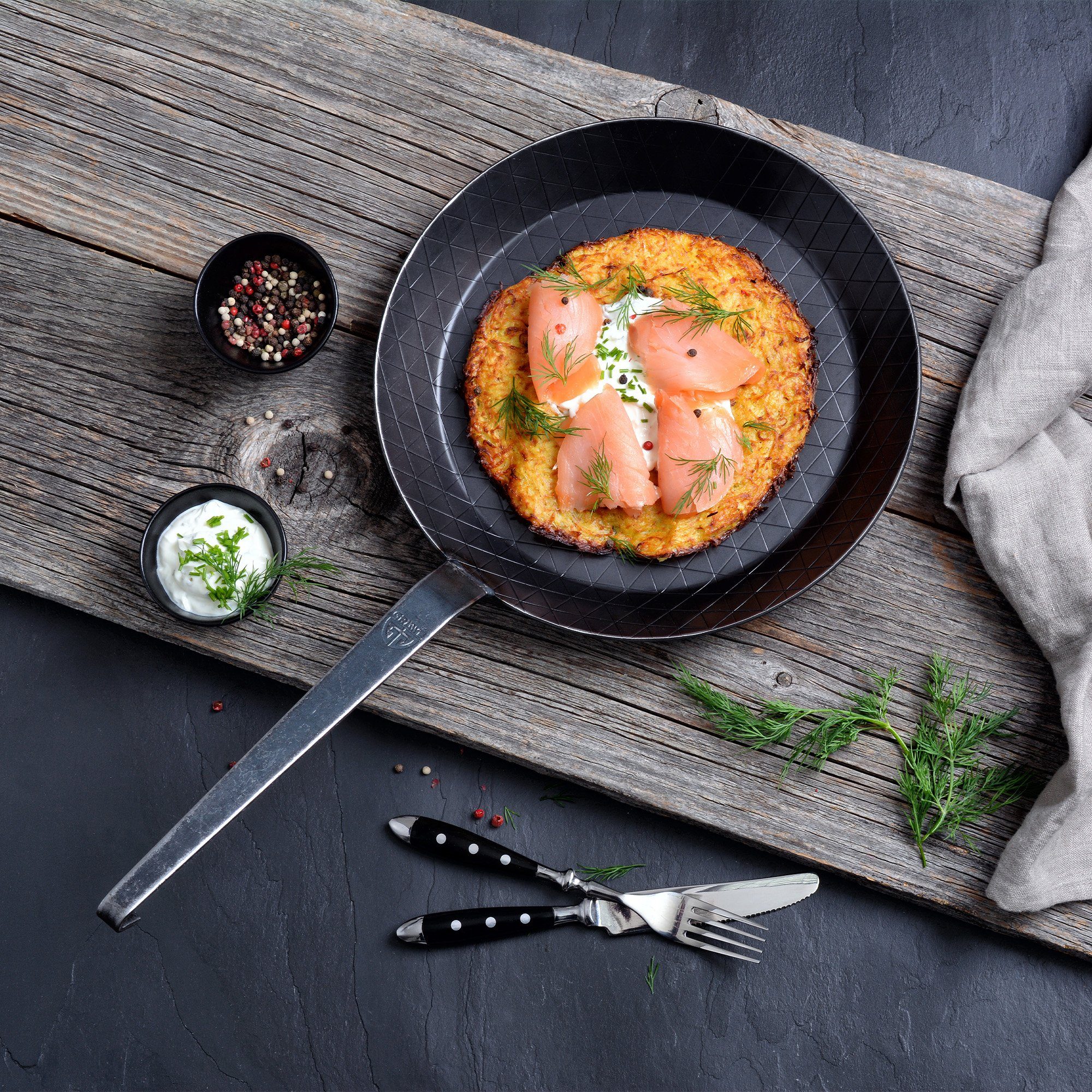 GRÄWE Bratpfanne GRÄWE Bratpfanne mit Hakenstiel 20-32 cm, Made in