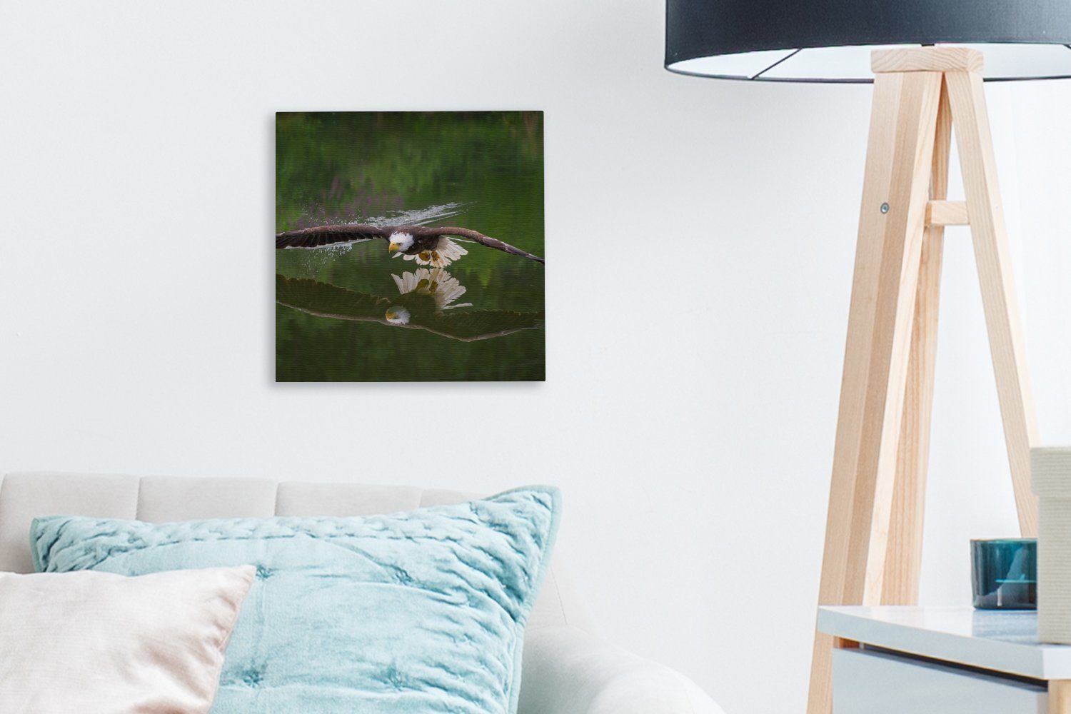 Weißkopfseeadler fliegt (1 Schlafzimmer sehr Leinwand für über St), dem Wohnzimmer Ein Bilder Leinwandbild Wasser, niedrig OneMillionCanvasses®