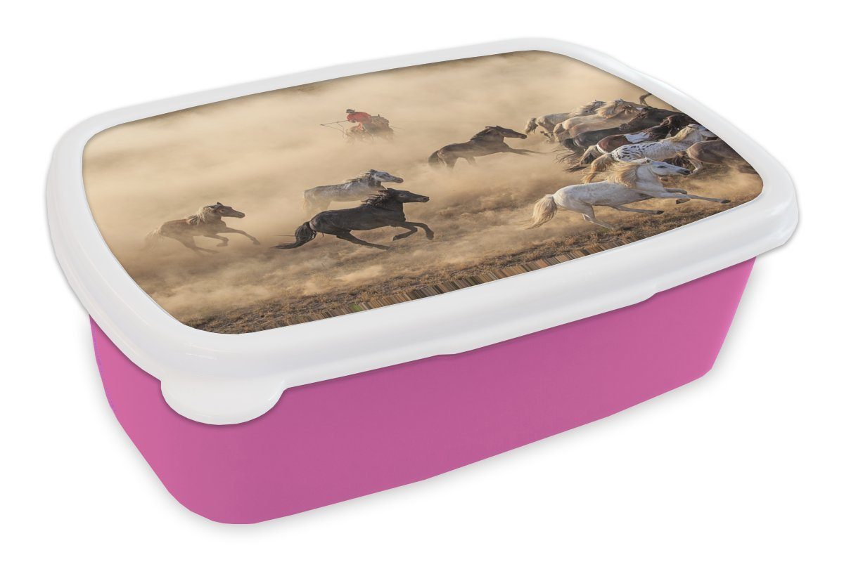 MuchoWow Lunchbox Galoppierende mongolische Pferde in der Mongolei, Kunststoff, (2-tlg), Brotbox für Erwachsene, Brotdose Kinder, Snackbox, Mädchen, Kunststoff rosa