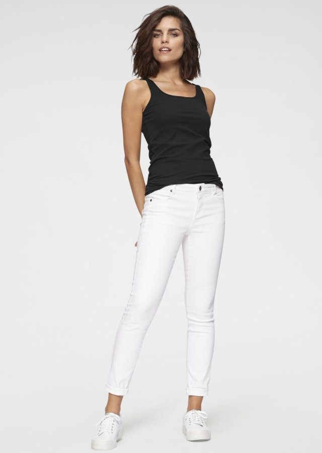 Zum Outfit 8