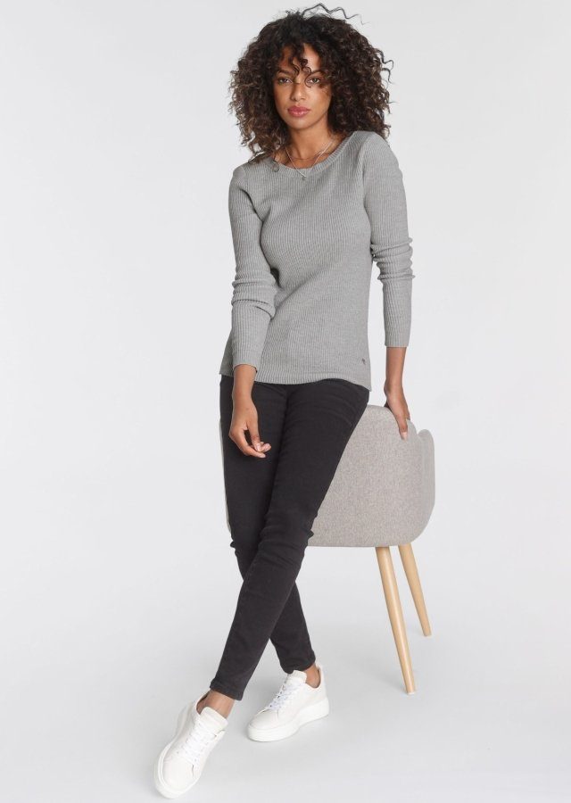 Zum Outfit 10