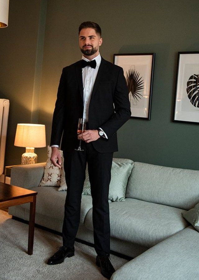 Zum Outfit 8