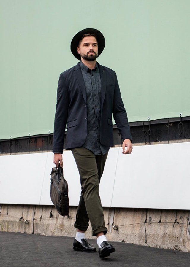 Zum Outfit 8