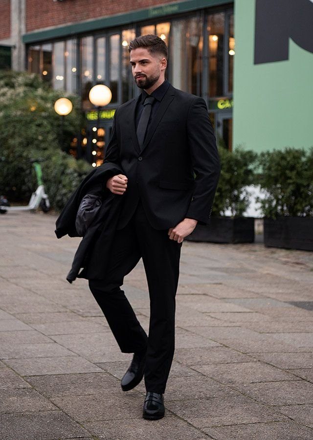 Zum Outfit 8