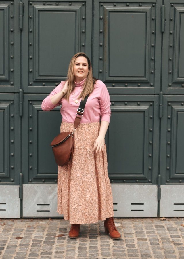 Zum Outfit 7