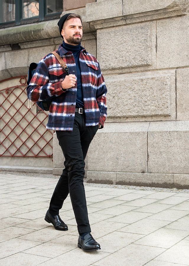 Zum Outfit 7