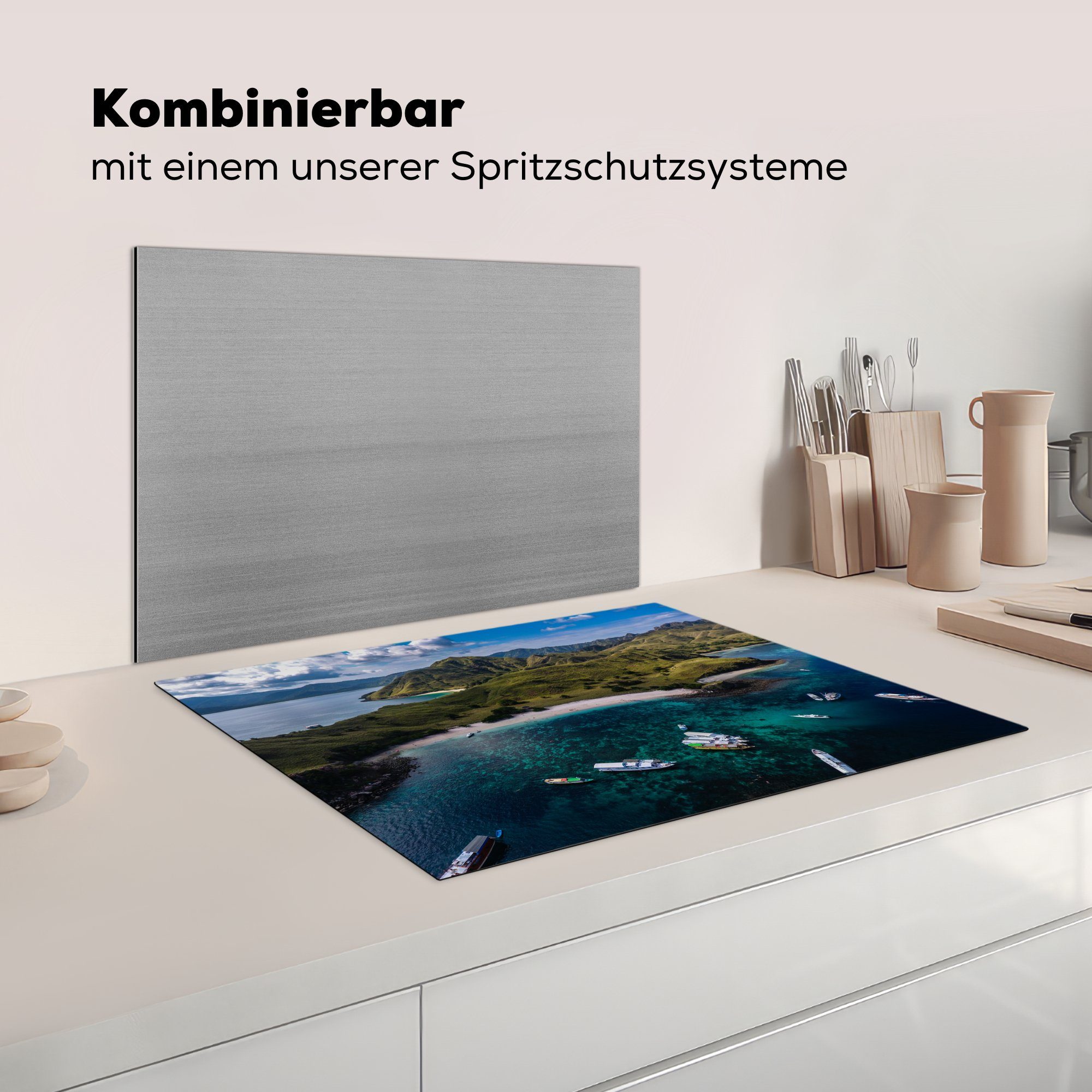 (1 Vinyl, 70x52 cm, Herdblende-/Abdeckplatte Komodo-Nationalpark, Tiefblaues Meer nutzbar, im tlg), Ceranfeldabdeckung Arbeitsfläche MuchoWow Mobile