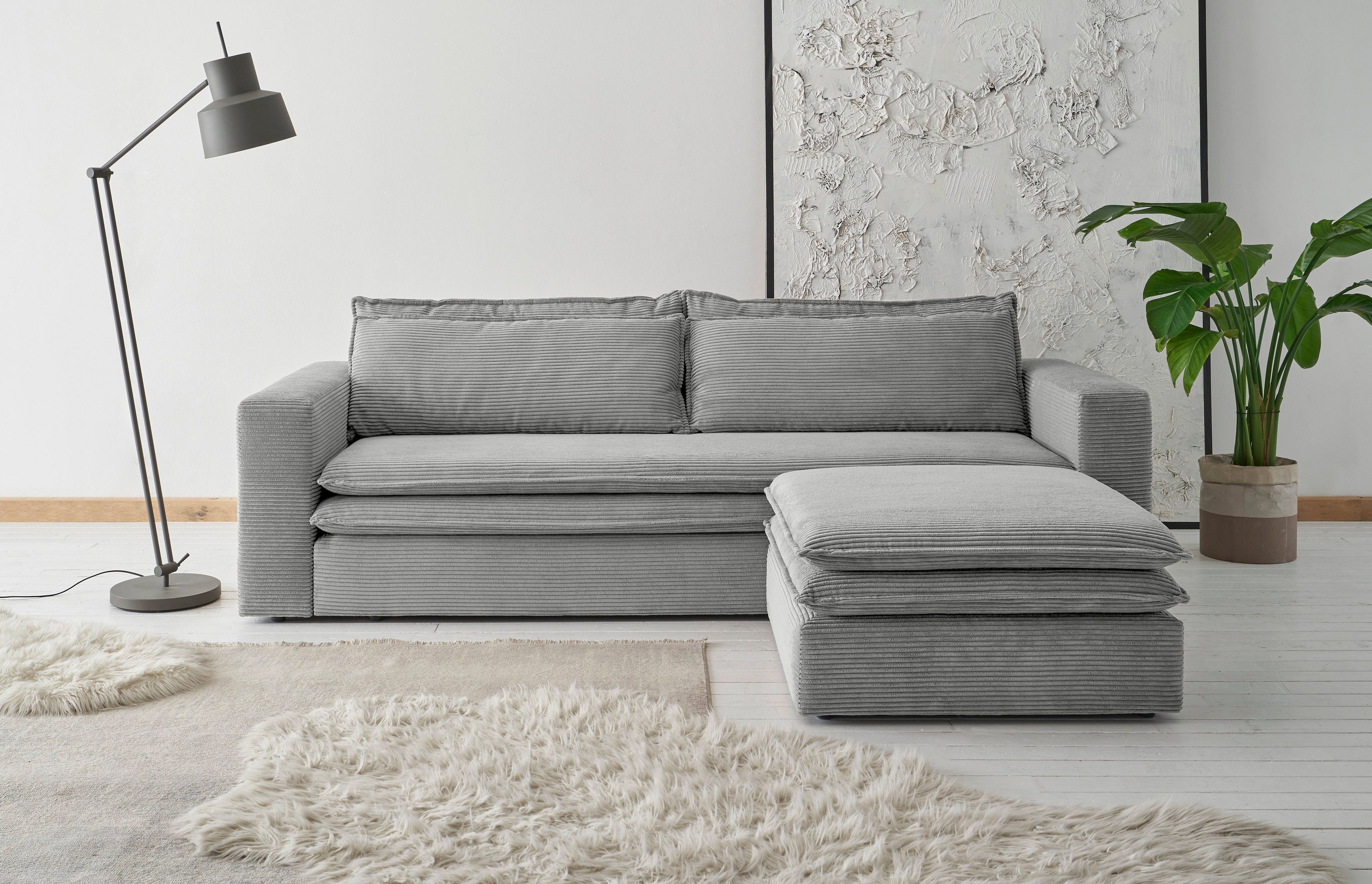 Places of Style Sitzgruppe PIAGGE, (2-tlg), 3-Sitzer-Sofa mit Bettfunktion und Loveseat-Hocker im Set Hellgrau