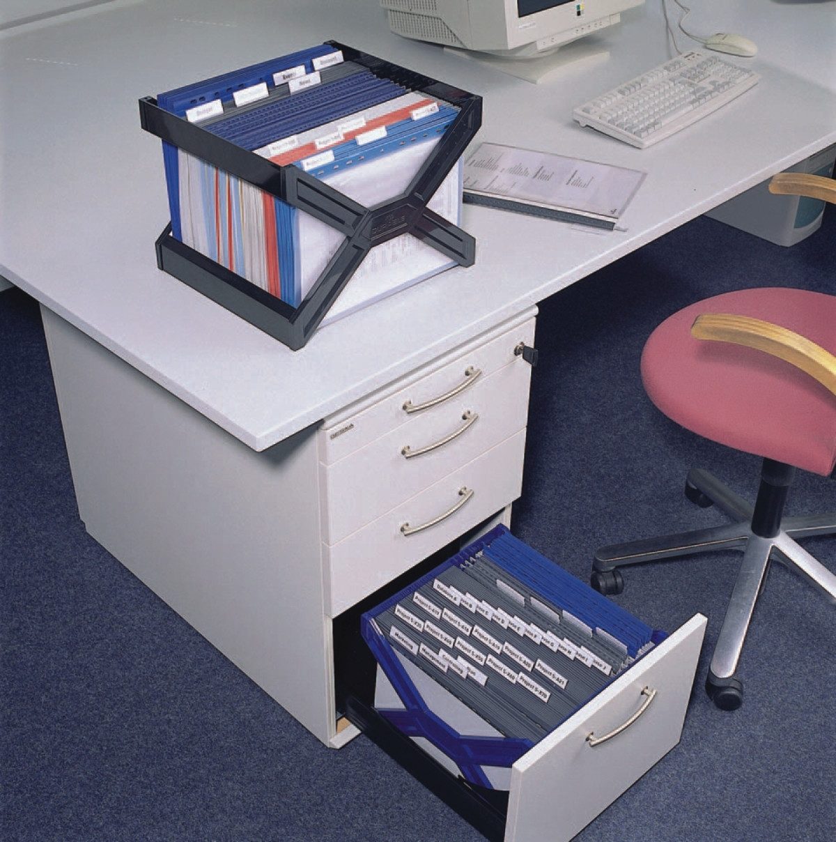 DURABLE Aufbewahrungsbox Hängekorb Carry plus für ca. 30 Mappen blau