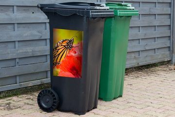 MuchoWow Wandsticker Blumen - Schmetterlinge - Monarch (1 St), Mülleimer-aufkleber, Mülltonne, Sticker, Container, Abfalbehälter