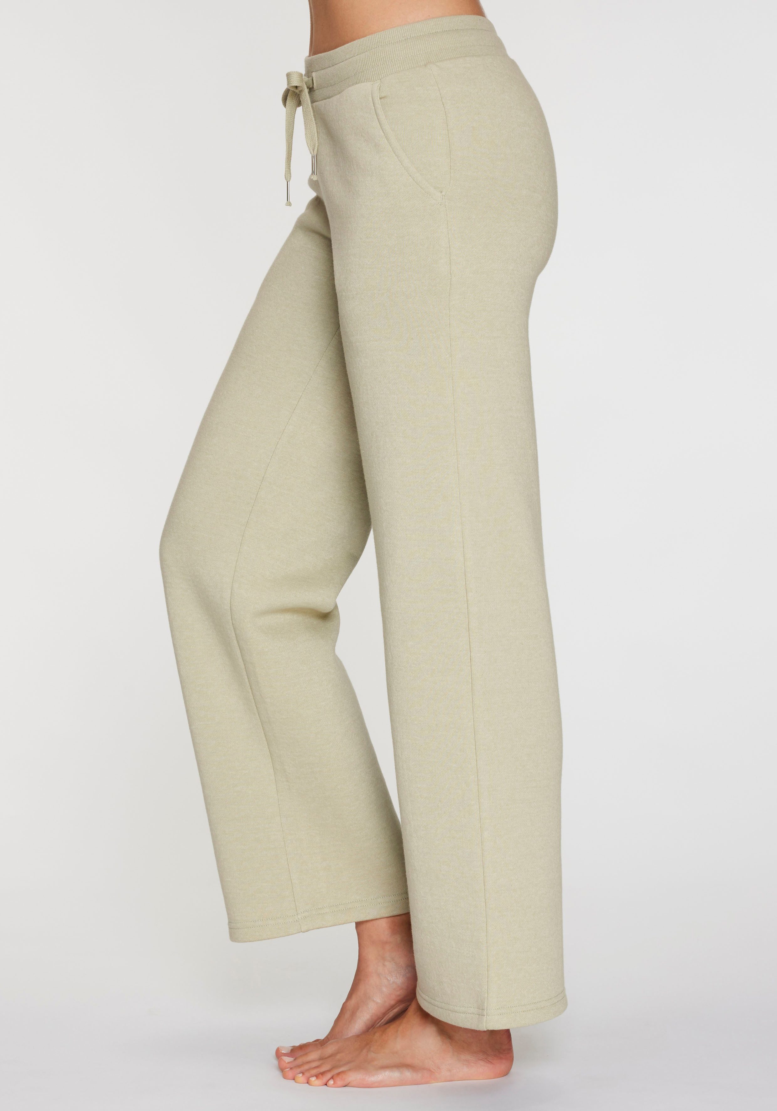 H.I.S Relaxhose mit weitem Bein und aus ultraweicher Sweatqualität, Loungewear