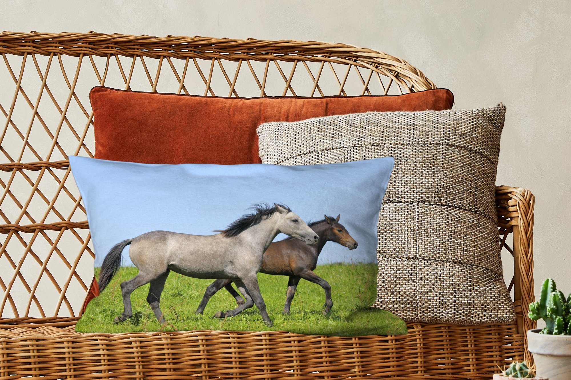 MuchoWow Dekokissen Schlafzimmer - Tiere - Gras, mit Pferde Füllung, Dekoration, Dekokissen Wohzimmer Zierkissen,