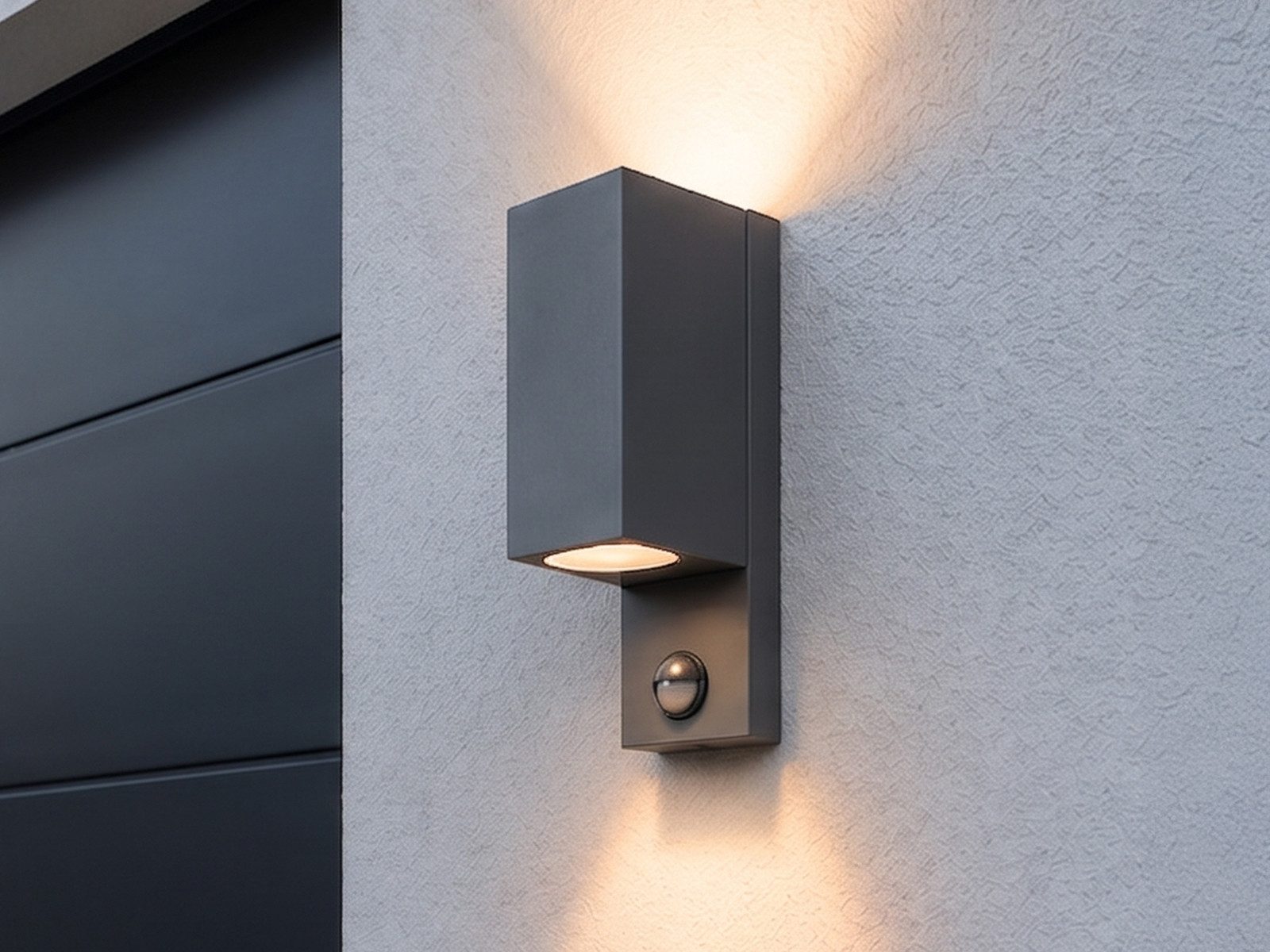 TRIO Leuchten LED Außen-Wandleuchte mit Bewegungsmelder & GU10 LED Höhe 22cm, Bewegungssensor, LED wechselbar, warmweiß, Wand Außenleuchte zur Fassadenbeleuchtung für Hauswand & Haustür