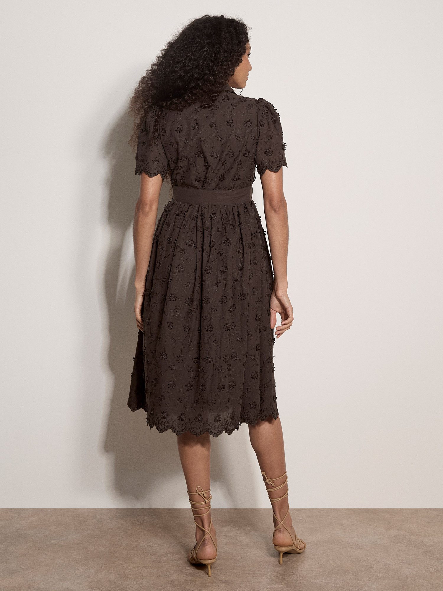 Apricot Midikleid Baumwollkleid (Stoffgürtel) mit Blumenstickerei