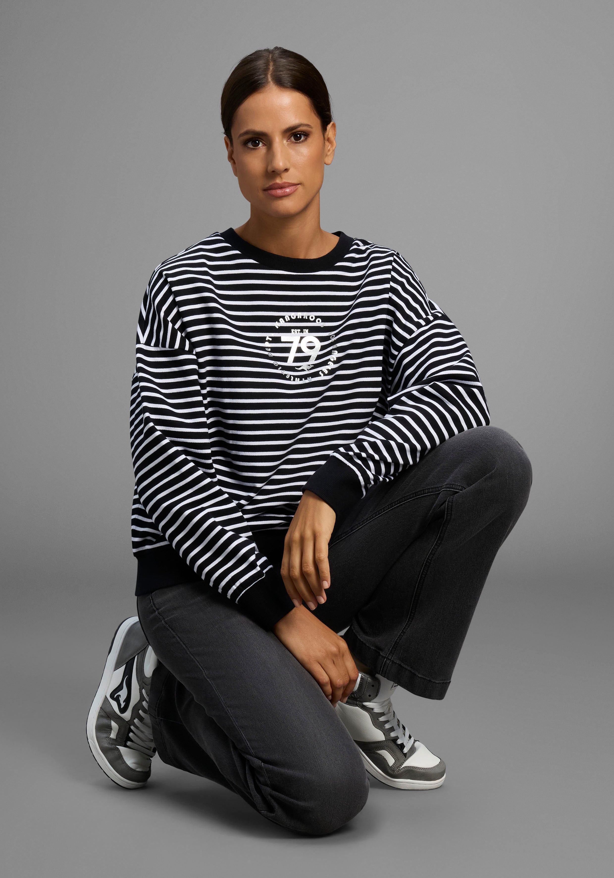 KangaROOS Sweatshirt im Oversize Look mit schimmerndem Frontprint günstig online kaufen