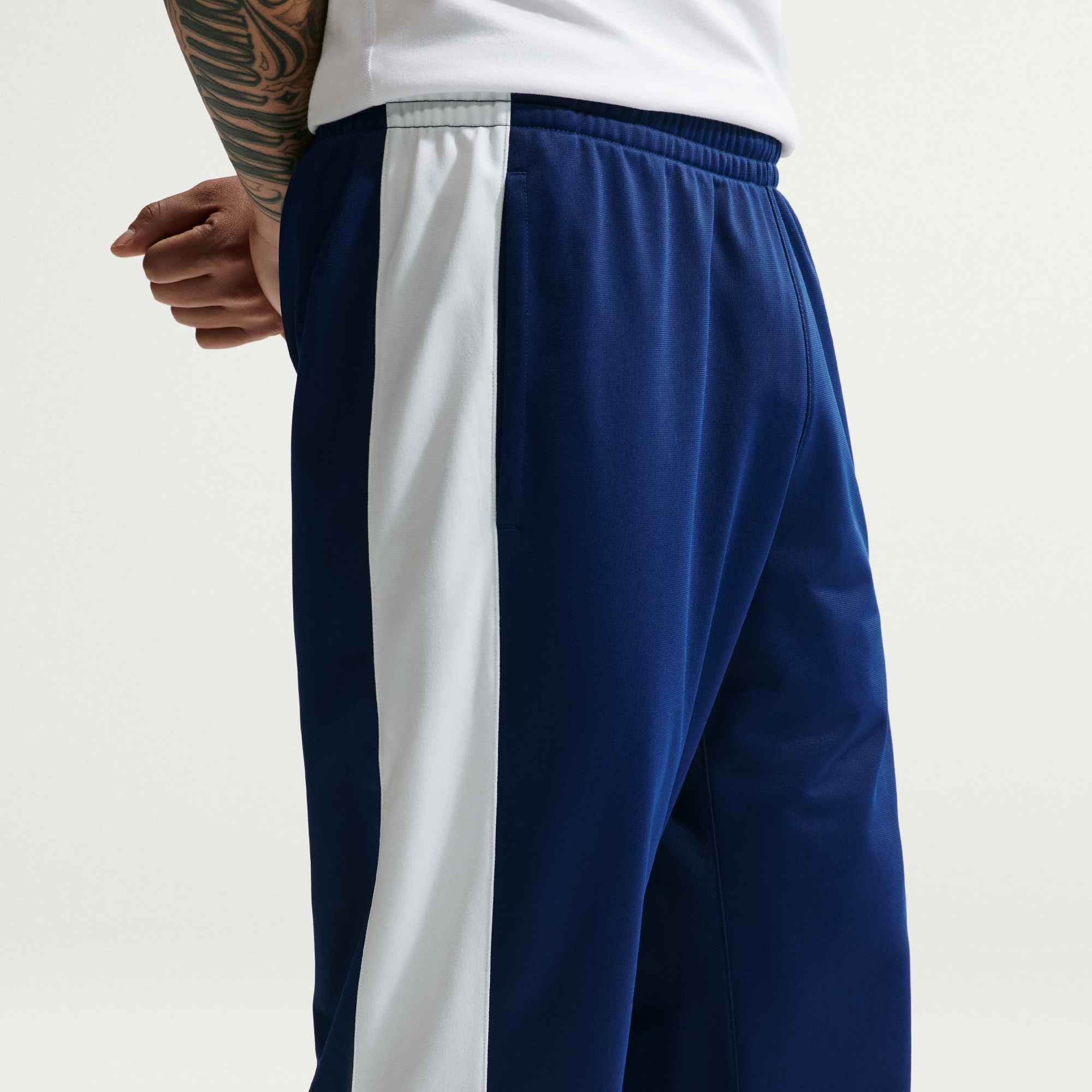 Nike Sportswear Trainingsanzug Nike Windrunner Men's Poly-Knit Tracksuit, zweiteiliges Outfit, aus Poly-Knit-Material, auch in großen Größen