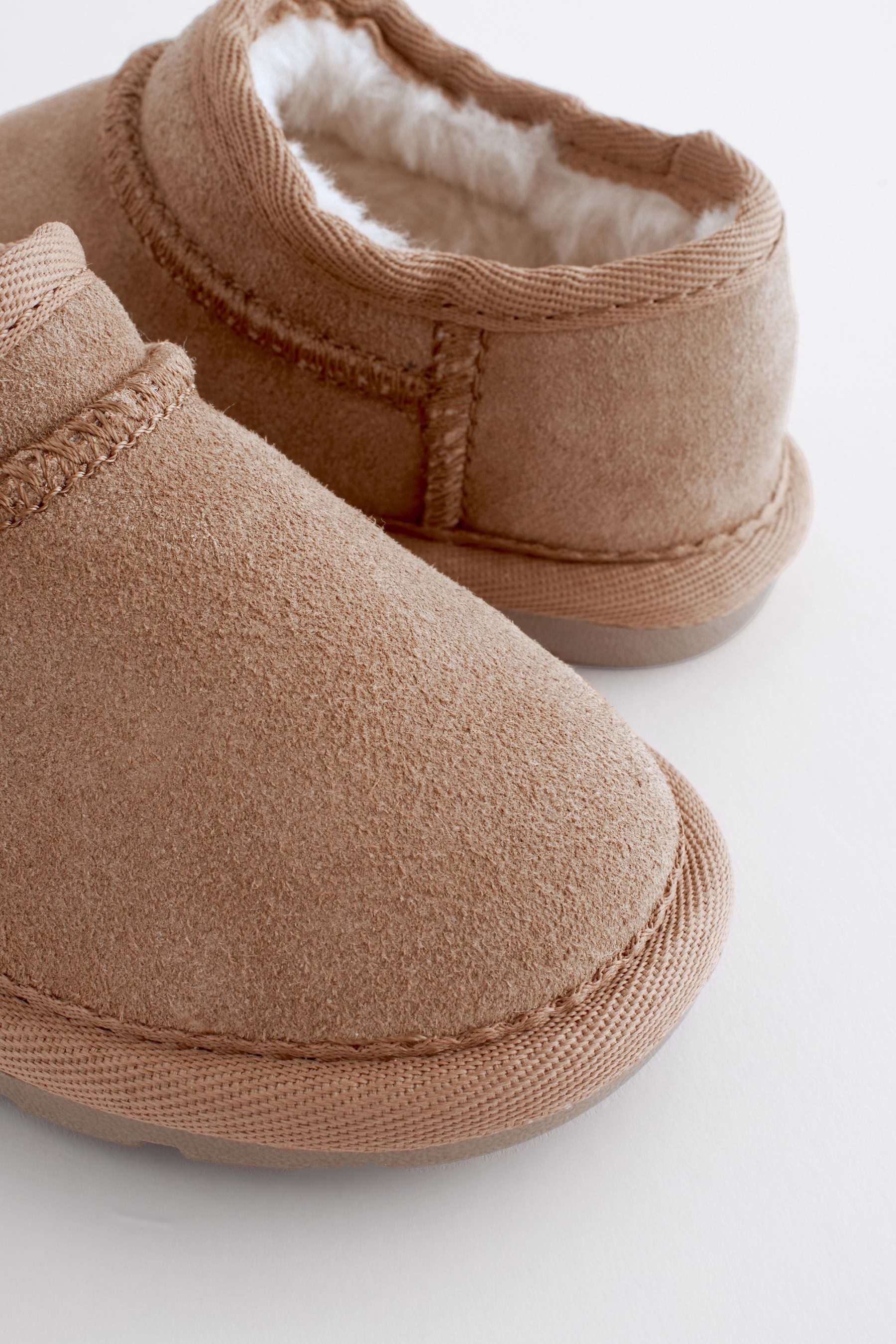 Next Shoot Schuhe aus Veloursleder Slipper (1-tlg)
