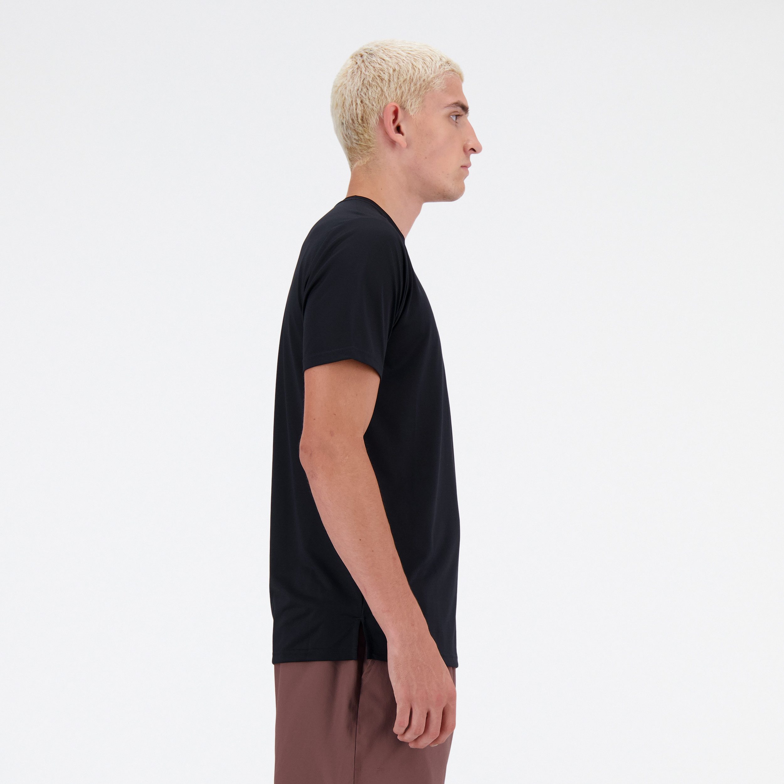 New Balance Laufshirt SPORT ESSENTIAL T-SHIRT Regular Fit, kurze Ärmel, mit Rundhalsausschnitt