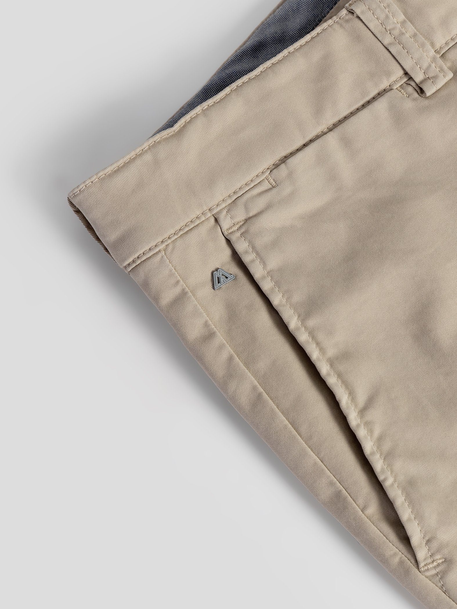 TwoMates Shorts Shorts mit elastischem sandbeige Bund, GOTS-zertifiziert Farbauswahl