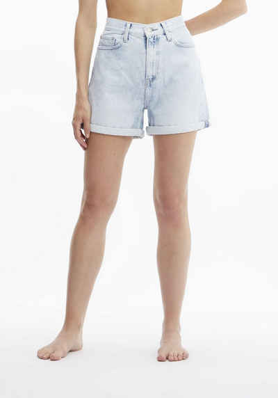 Calvin Klein Jeans Shorts »MOM SHORT« mit Calvin Klein Jeans Logo-Badge
