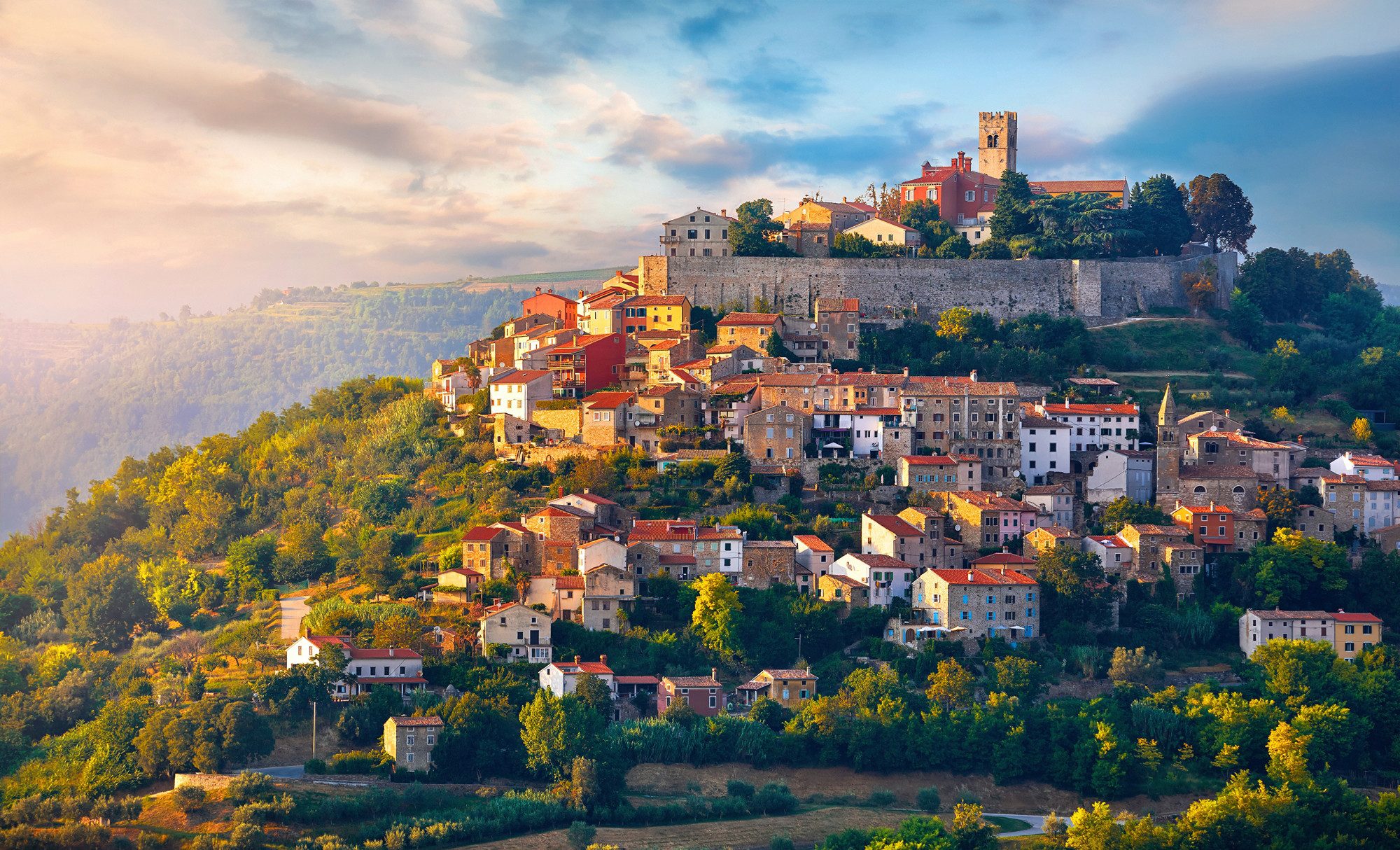 Fototapete MOTOVUN-ANTIKE STADT ISTRIA BURG DORF PANORAMA SONNE