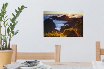 OneMillionCanvasses® Leinwandbild Die Gipfel des Pico Ruivo ragen auf Madeira aus den Wolken, (1 St), Wandbild Leinwandbilder, Aufhängefertig, Wanddeko, 30x20 cm
