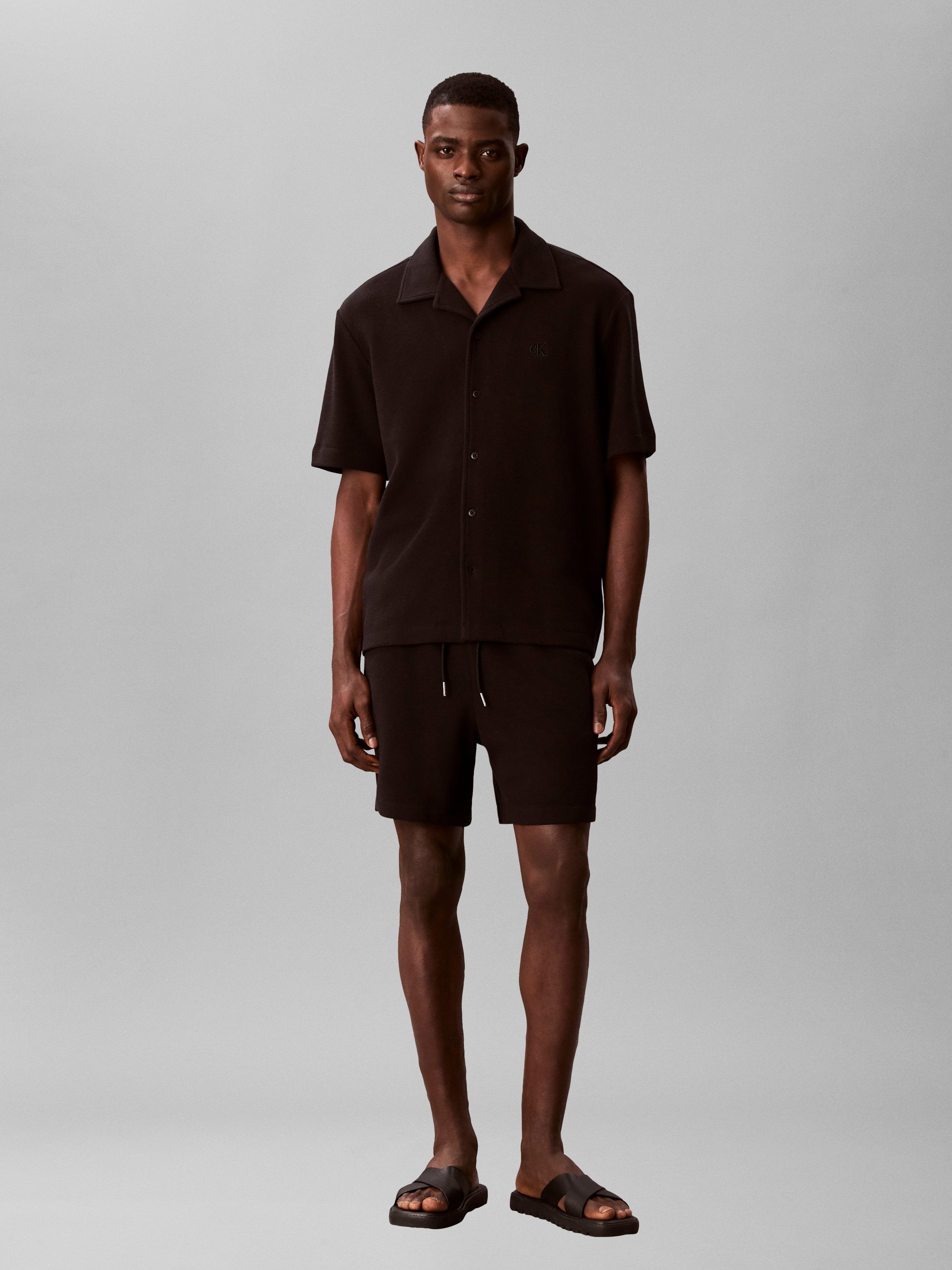 Calvin Klein Jeans Sweatshorts HD COTTON WAFFLE SHORT Mit elastischem Bund
