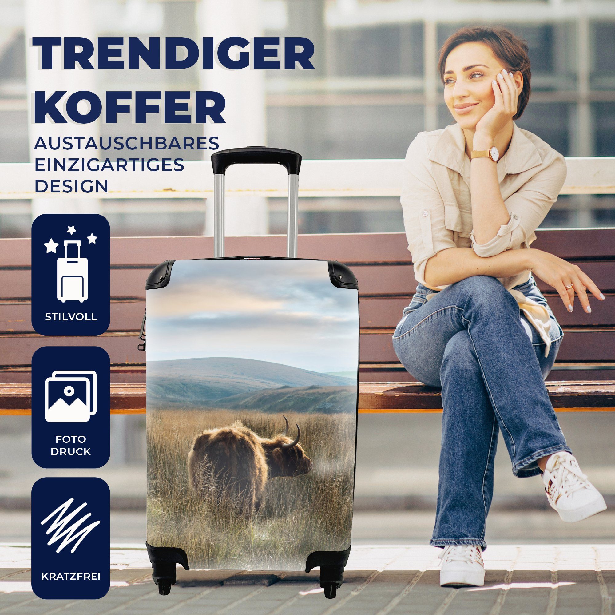 MuchoWow Handgepäckkoffer für Highlander rollen, Ferien, Nebel - 4 mit - Reisekoffer Gras, Reisetasche Rollen, Handgepäck Trolley, Schottische