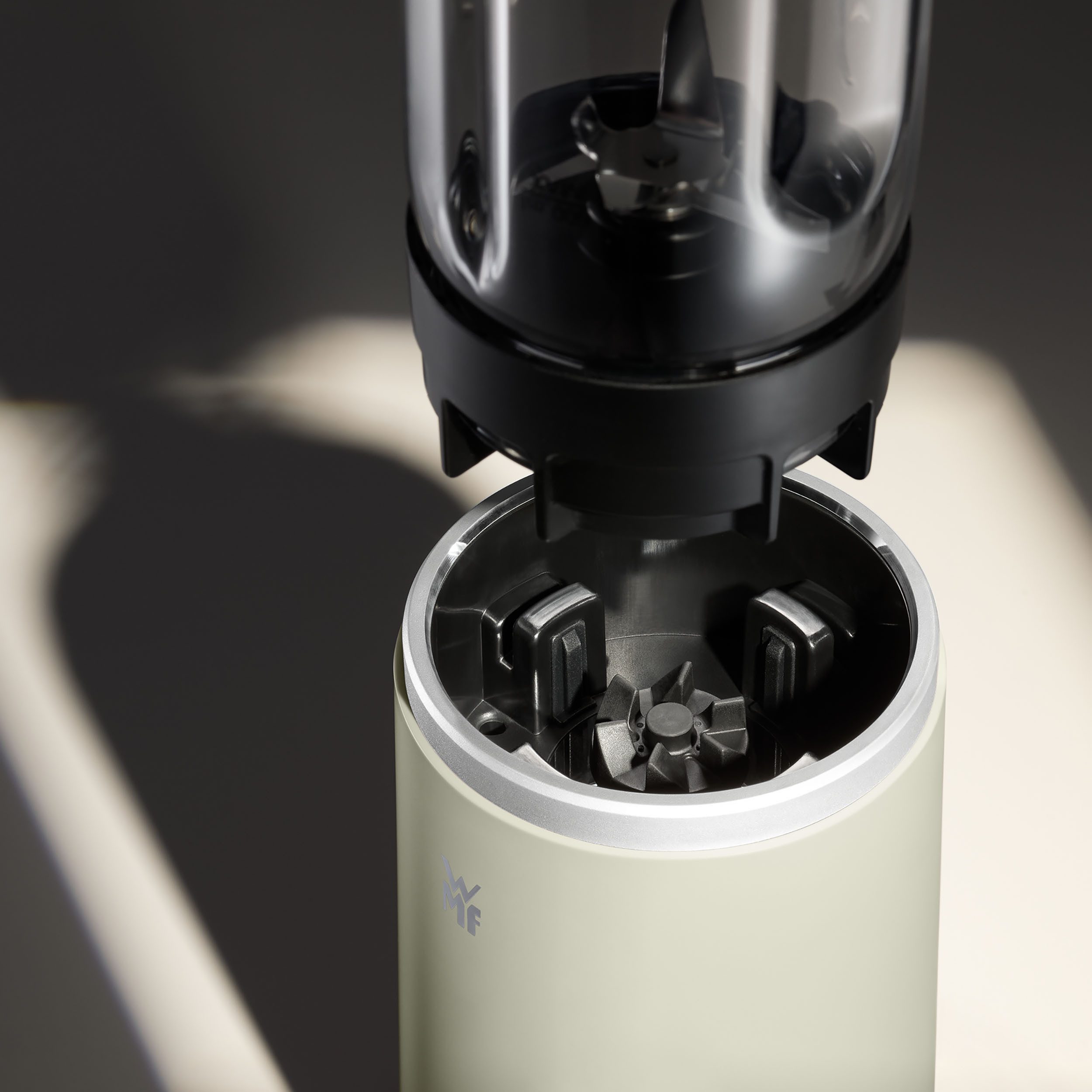 WMF Smoothie-Maker Mix & Go Touch, 500 W, recyceltes Material, auslaufsichere Trinkflasche, Einhandbedienung, Smoothie Mixer