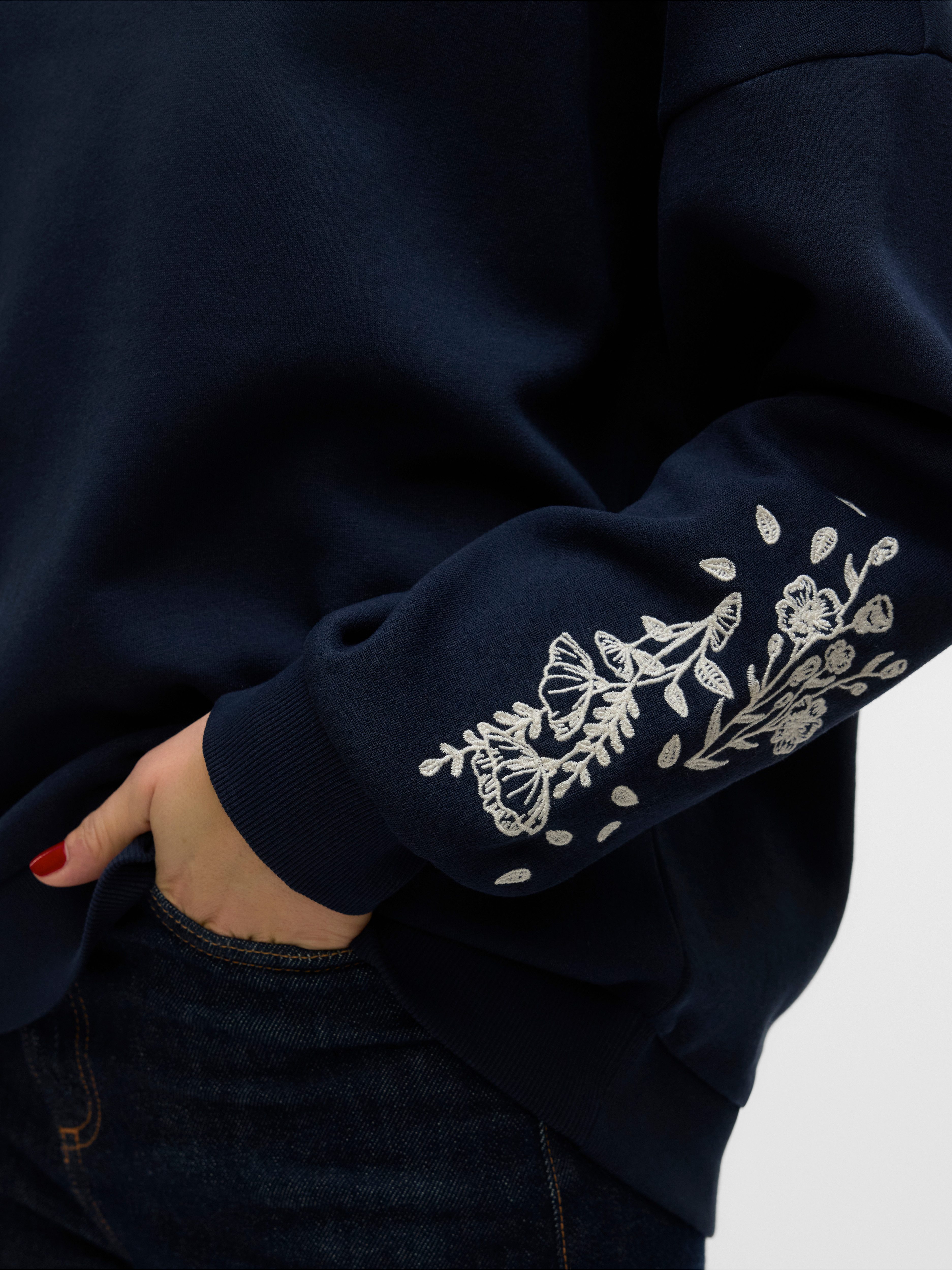 Vero Moda Sweatshirt VMKAROL BEA LS SWEAT BOX JRS GA mit Blumendruck