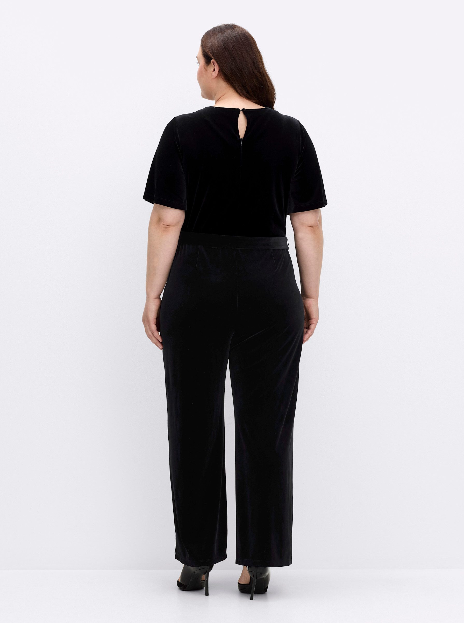 sheego by Joe Browns Jumpsuit Overall Kurzarm Innenbeinlänge ca. 73 cm