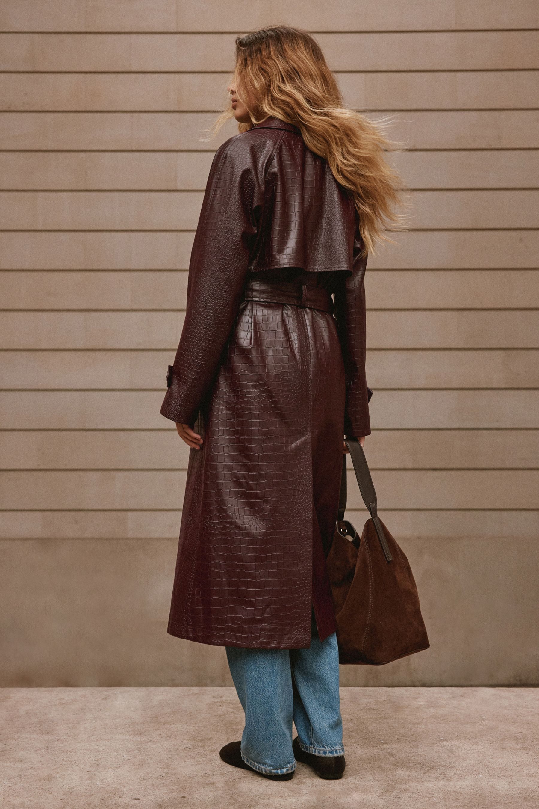Next Lederjacke Trenchjacke mit Gürtel aus Kunstleder, Kroko-Optik (1-St) – Bild 2 von 5