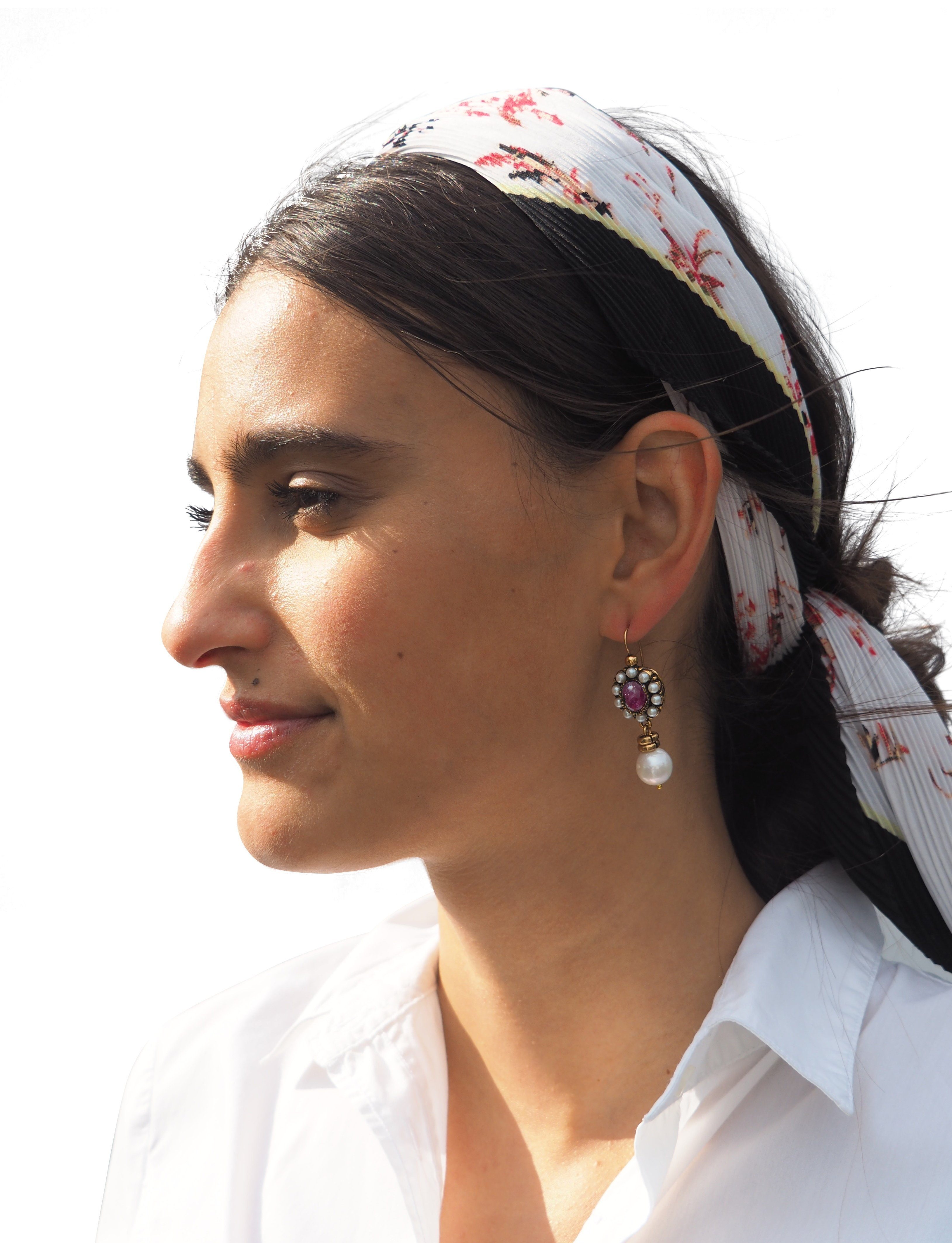 Mugello Paar Ohrhänger Lucrezia Rubin vergoldet Süßwasserperle Barock-Stil glamourös, Hochwertige Handarbeit aus Italien im Vintage-Stil