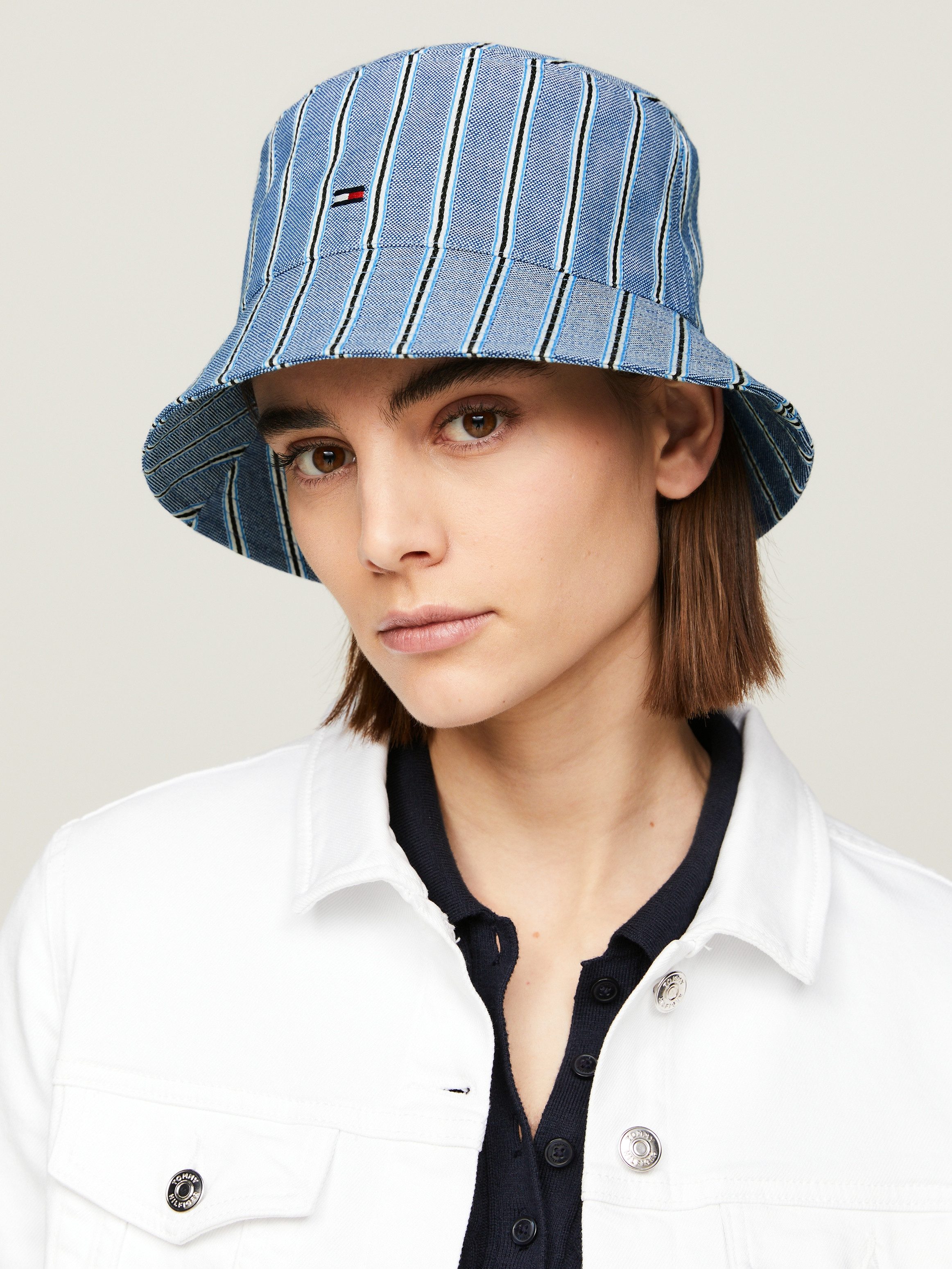 TOMMY HILFIGER Sonnenhut ESSENTIAL FLAG BUCKET HAT modisch gestreift mehr