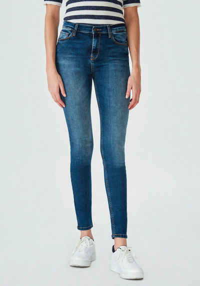 LTB Skinny-fit-Jeans »AMY« mit langem, extra engem Beinverlauf, hoher Leibhöhe und mit Stretch-Anteil im 5-Pocket Stil