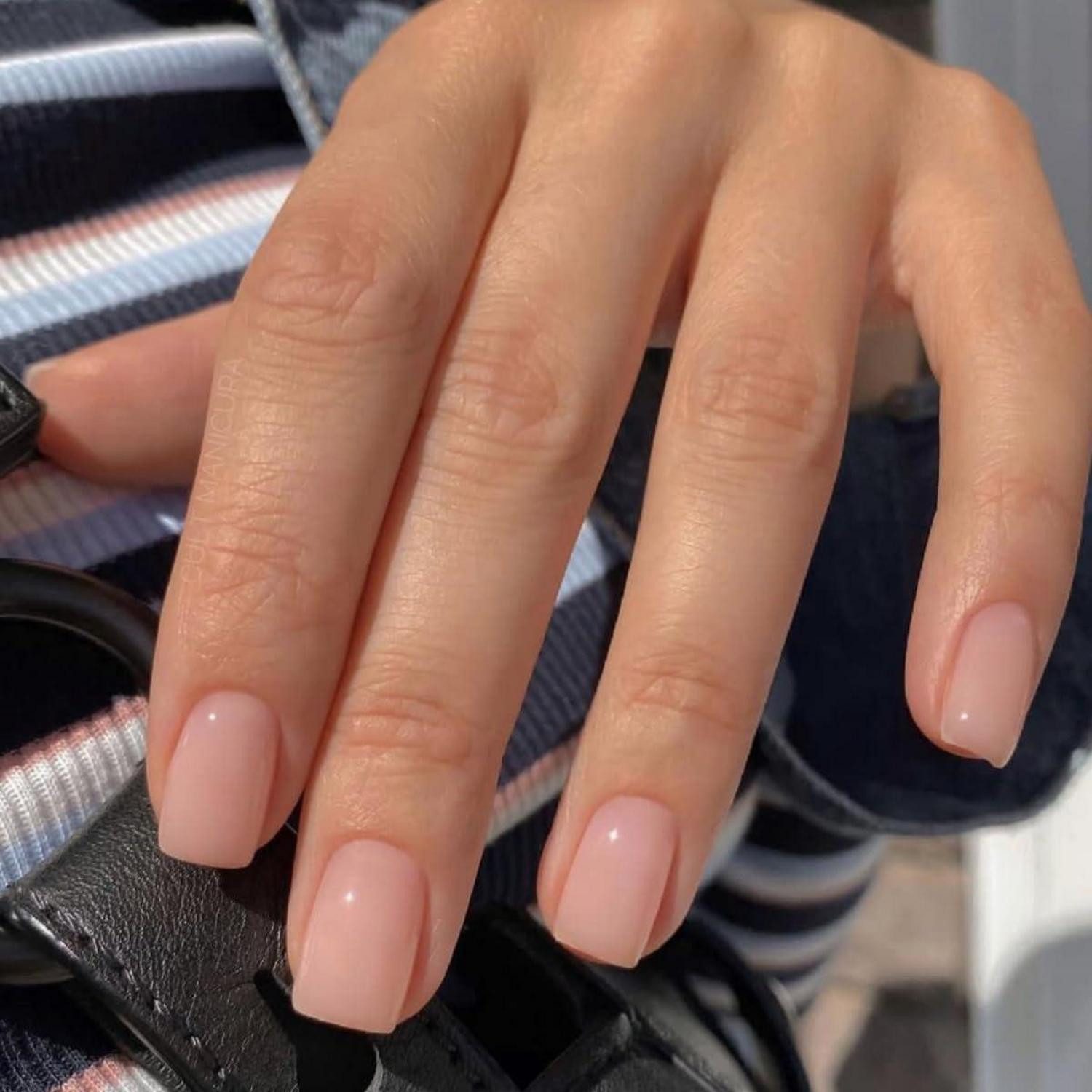 Kunstfingernägel 24 Stück Pale Pink Nägel Zum Aufkleben Kurz Eckig Glossy Fake Nails