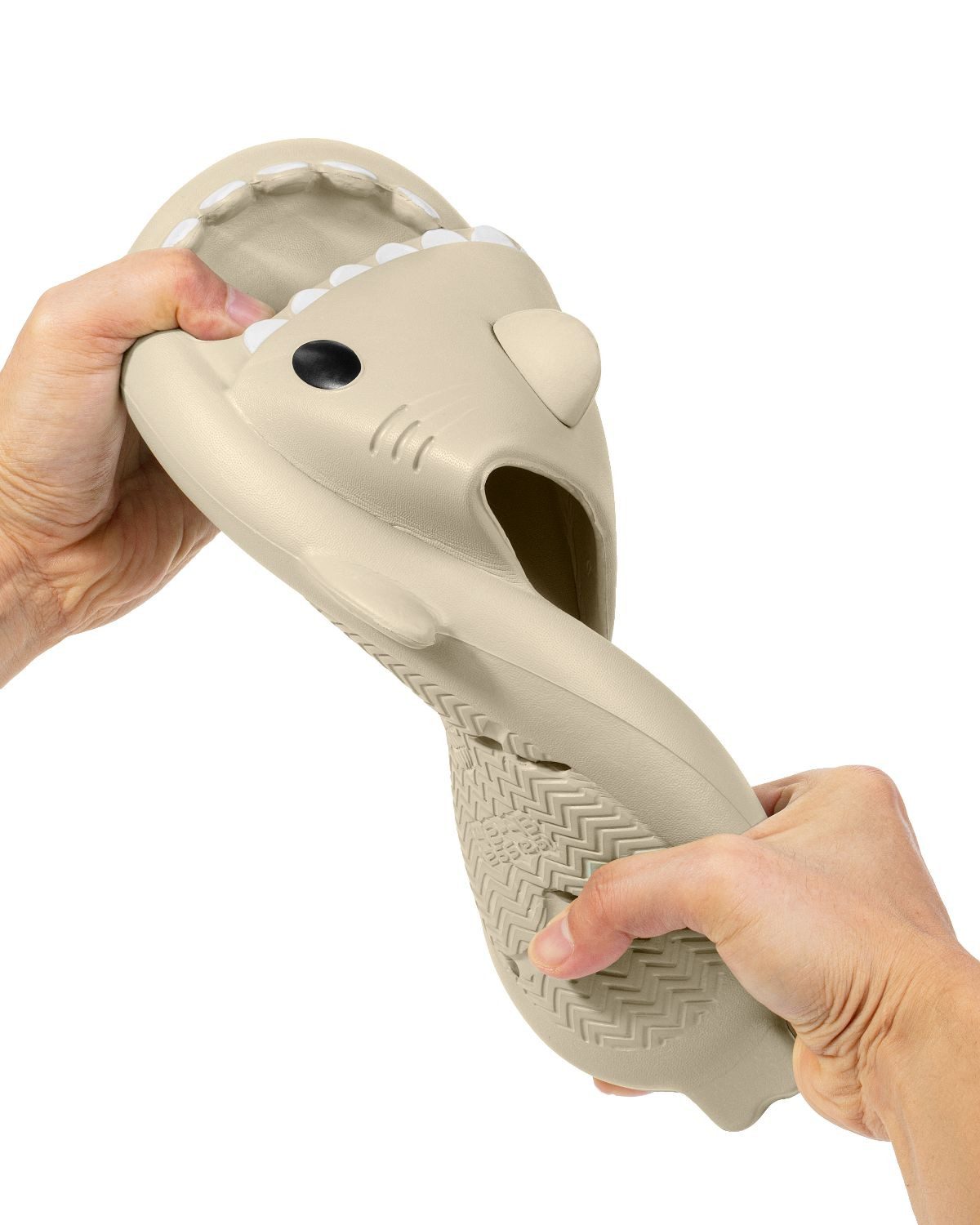 Corimori Bequeme Hai Badeschuhe im Haifisch-Design Badeschuh (Packung, Geschenk) lustige, rutschfeste, schnell trocknende Badeschlappen EU Größe 42-43