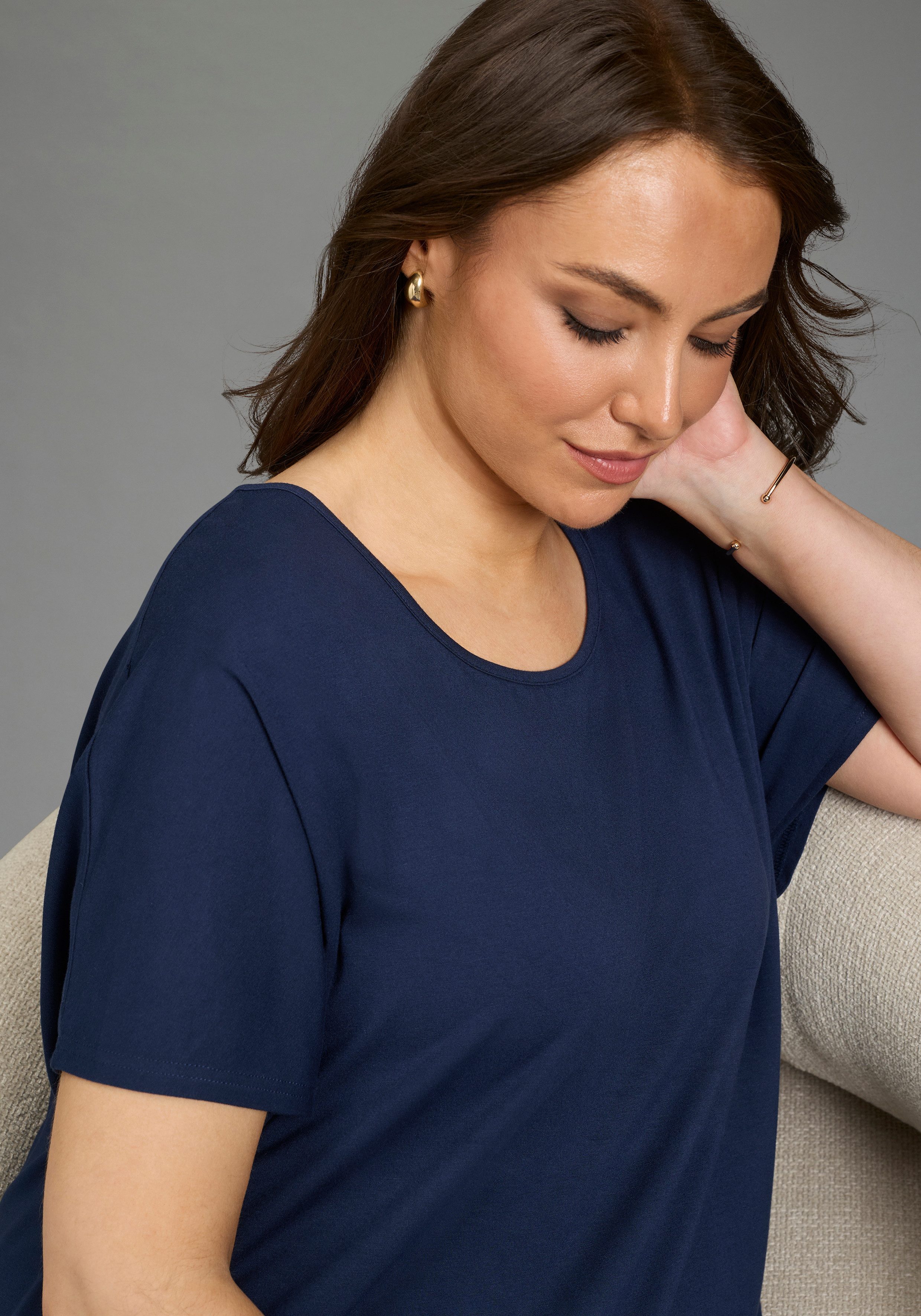 Laura Scott CURVE T-Shirt Große Größen figurumspielende Passform, mit Rundhalsausschnitt und Elastikbund