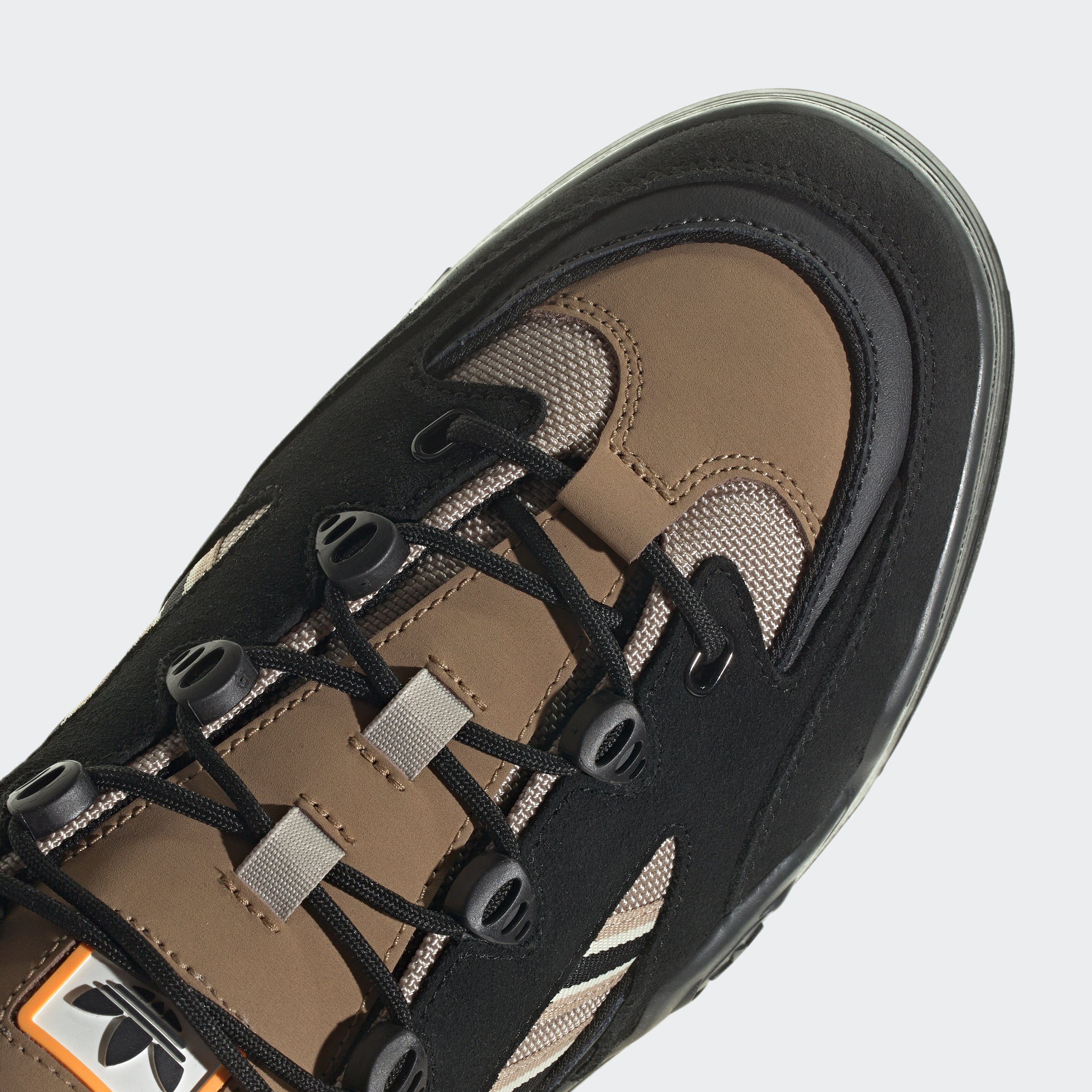 Wonder / adidas Beige Cardboard Black ADI2000 Core Sneaker / Originals