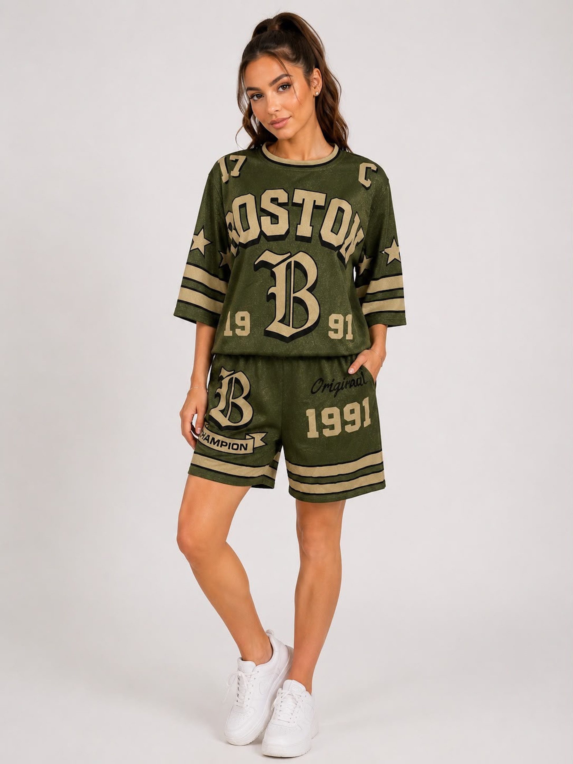 Worldclassca T-Shirt & Shorts Worldclassca 2tlg Oversize SET Shirt + Shorts Jogginganzug Bosten 17 Neue Kollektion - Stilvolle und gemütliche Streetwear Mode für Damen