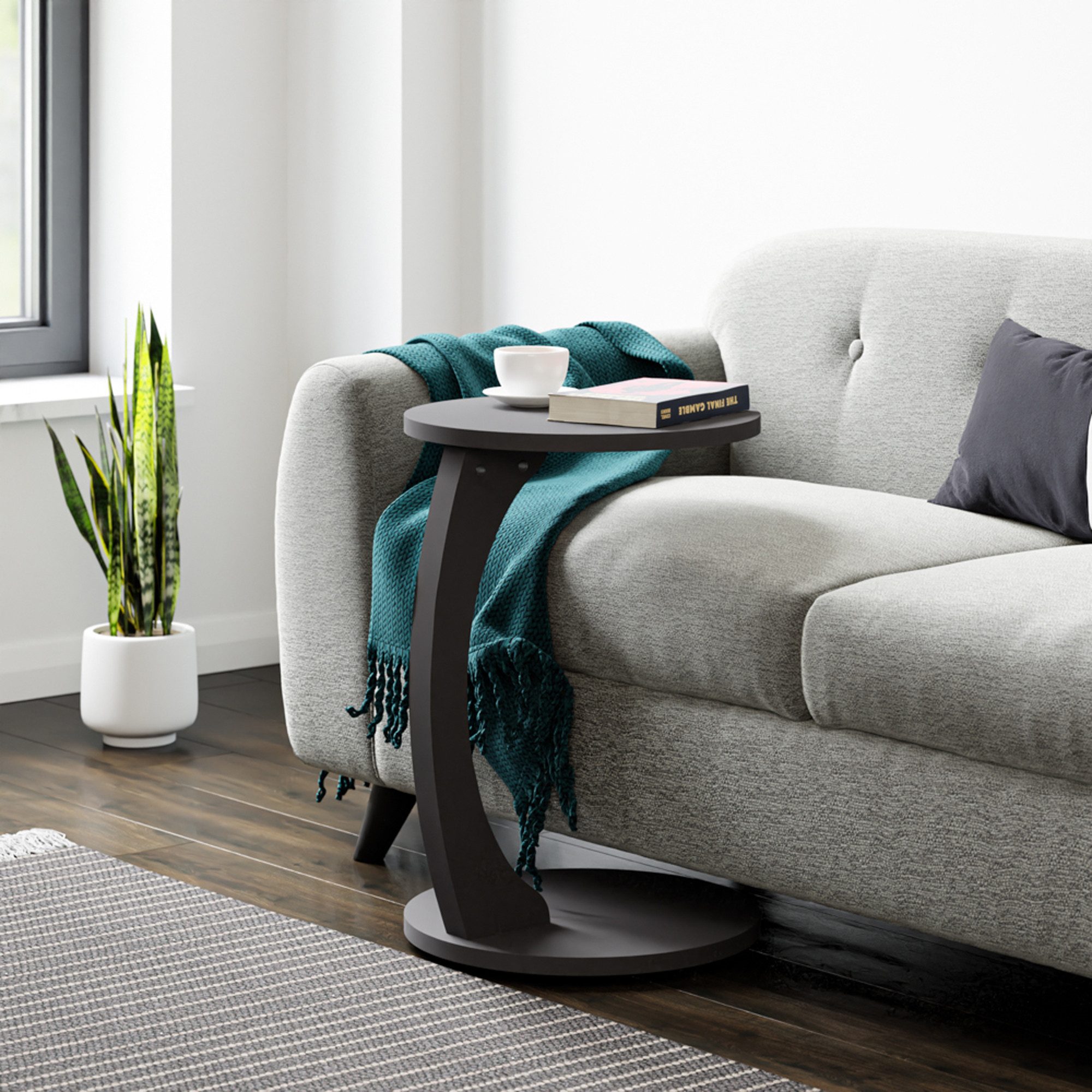 en.casa Beistelltisch, »Holeby« C-Form mit 4 Rollen rund 56 x Ø 38 cm Grau