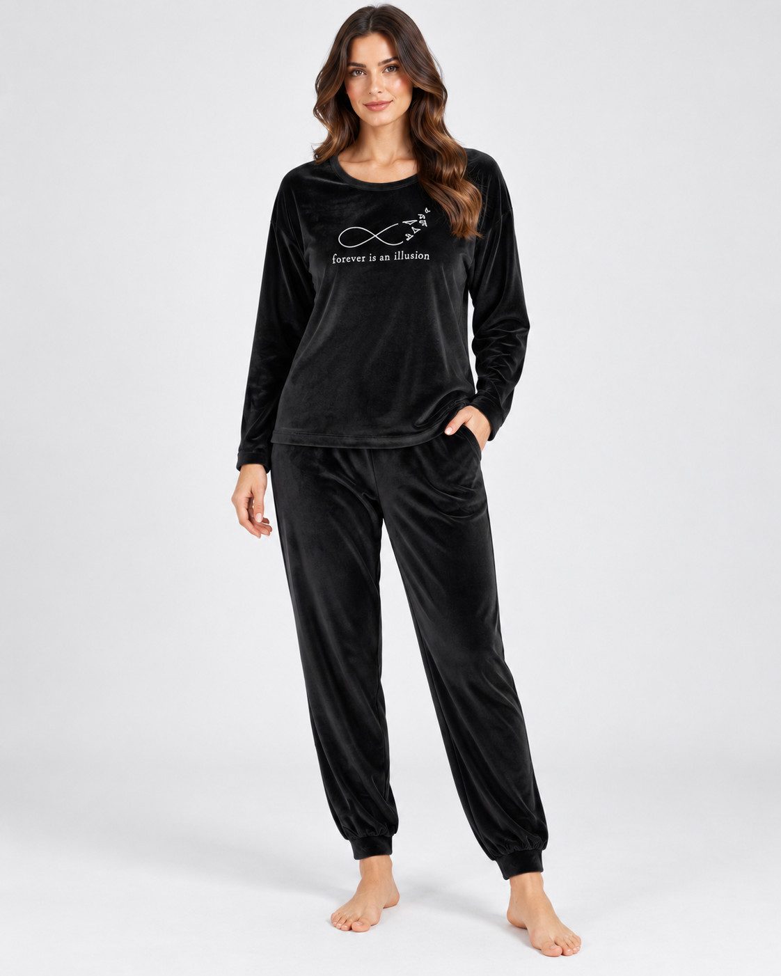 fashionshowcase Schlafanzug Damen Hausanzug aus Samt Pyjama Set für Herbst & Winter (2-teilig, 2 tlg., Langarm-Oberteil + lange Hose) kuschelig weicher Samt-Look