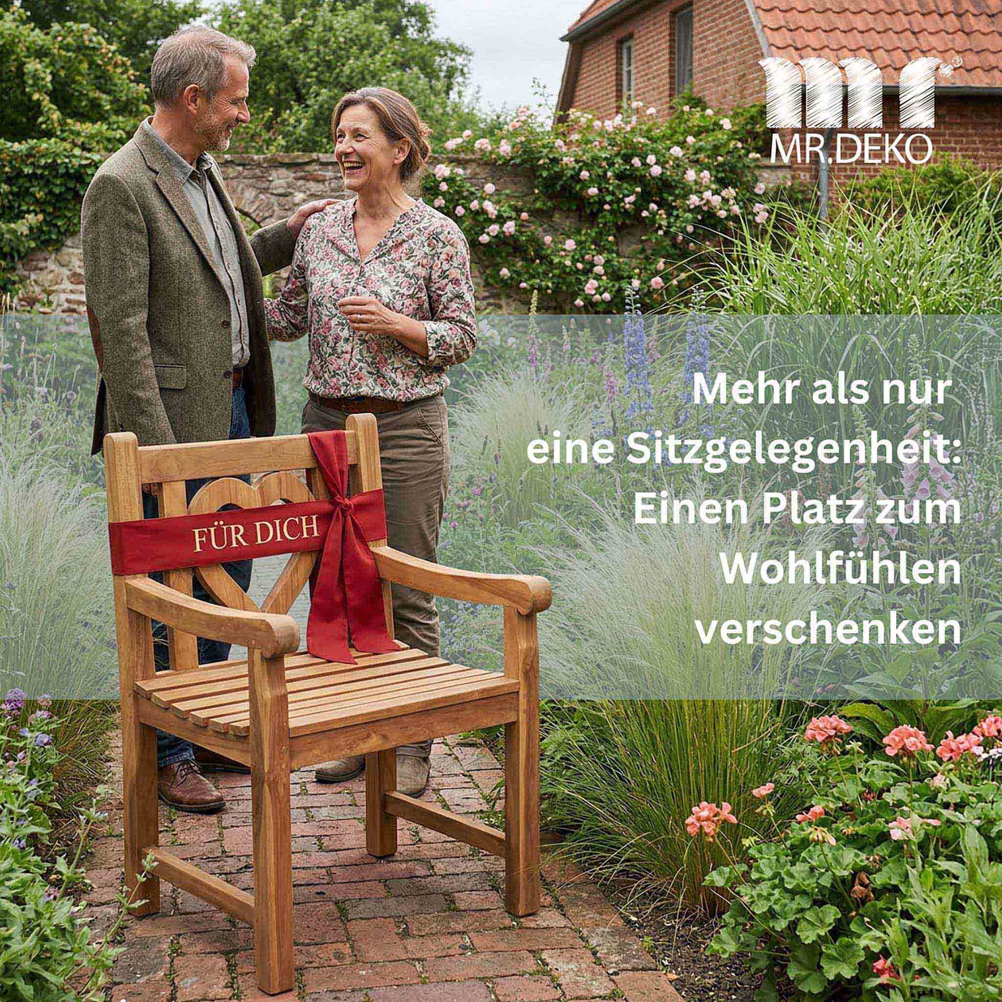 MR.DEKO Gartenstuhl Herz Gartensessel Teak-Holz, stabil und mit viel Liebe, Balkonstuhl (Garten und Ballkon Stuhl aus Teakholz, 1 St), Herz-Motiv in der Rückenlehne, wetterfest & stabil