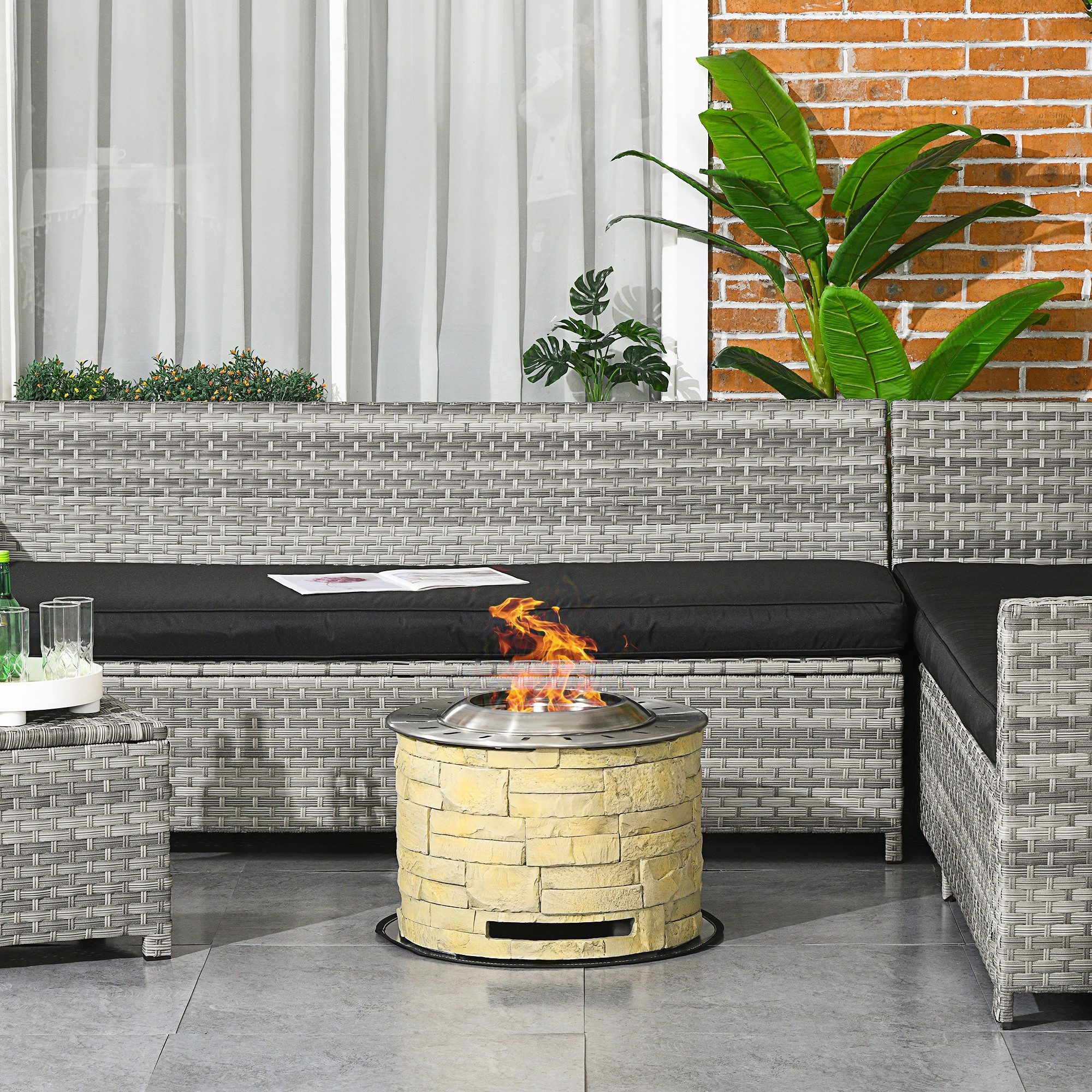 Outsunny Feuerschale mit Bodenschutzmatte, (Feuerkorb, 1-St., Feuerstelle), für Garten, Camping, Terrasse, Stahl, MgO, Gelb