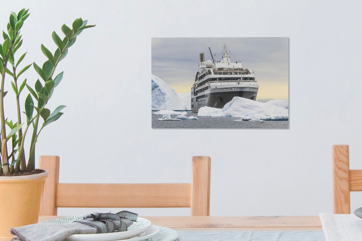 OneMillionCanvasses® Leinwandbild Ein Aufhängefertig, Wandbild cm den Eisblöcken, St), Wanddeko, Kreuzfahrtschiff Leinwandbilder, 30x20 (1 zwischen