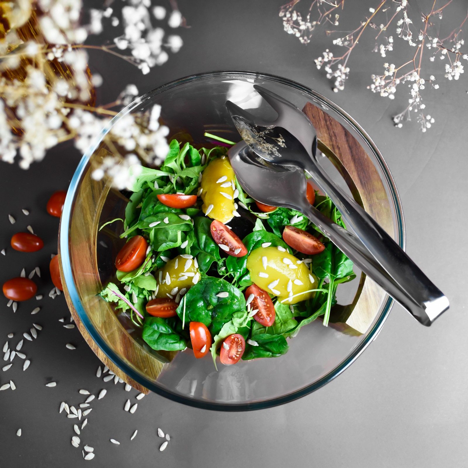 Sendez Schale Salatschale aus Glas mit Salatbesteck auf Holz-Gestell Schale Schüssel, Glas