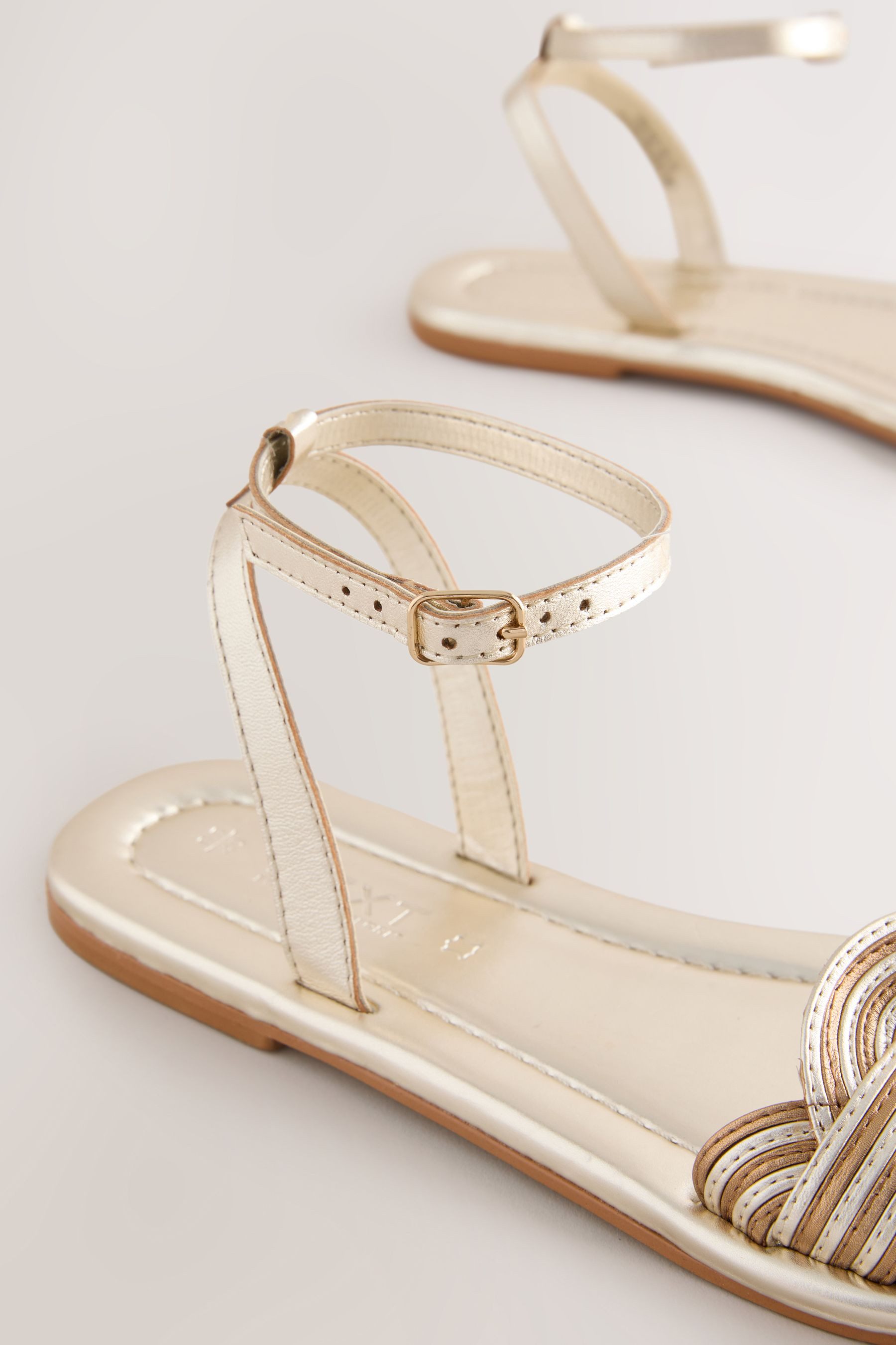 Next Forever Comfort® Flache Sandalen in Flechtoptik Sandale (1-tlg)