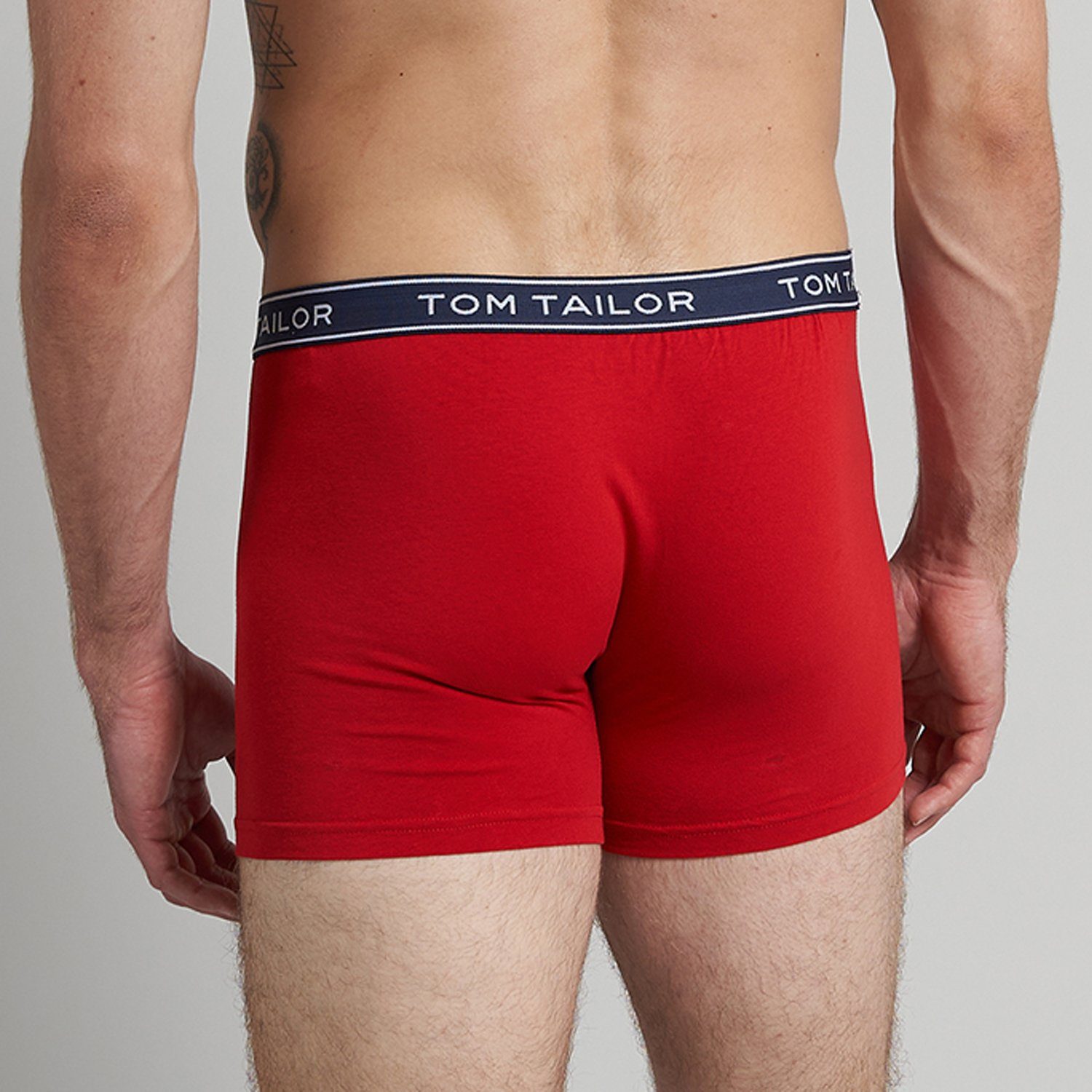 TOM TAILOR Boxershorts Navy / im mit Bein, elastisch, Weiß längerem (6-St) / Pack Rot Logo-Bund, 6er